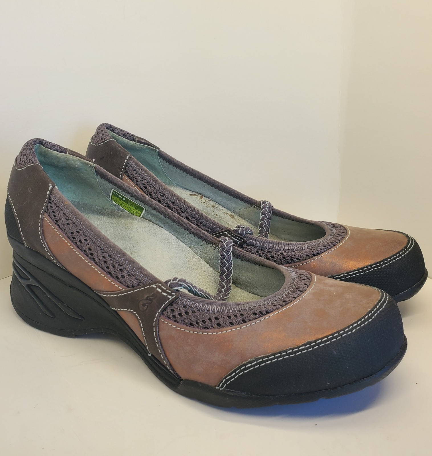 Ahnu Olivia Mary Jane Wedge Women’s Size 8 Brown Leather Slip-on Vibram Sole