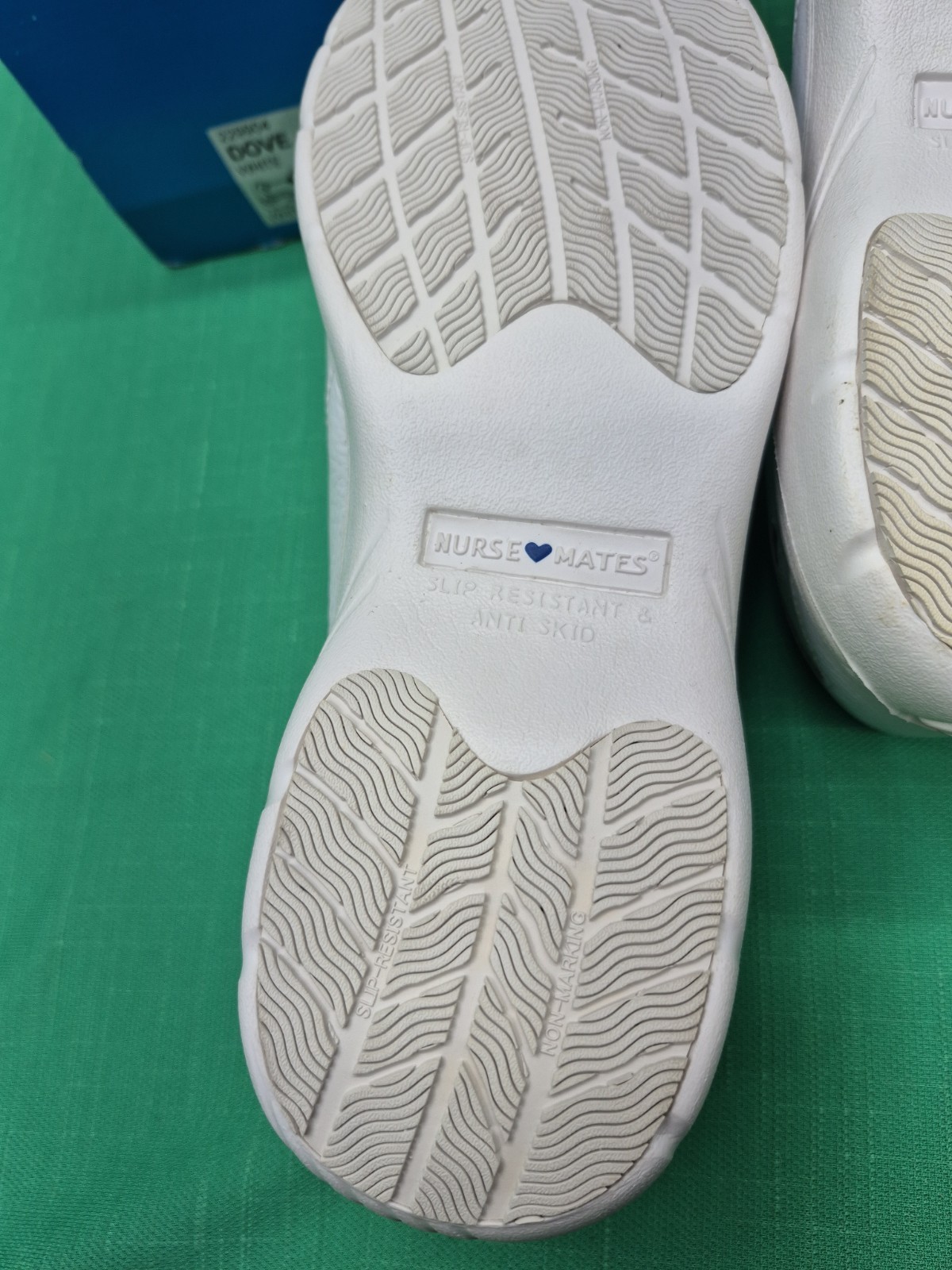 (M) 229904 NURSE MATE WOMEN SHOE DOVE WHITE SLIP RESISTANT NEW w BOX Euro 40.5