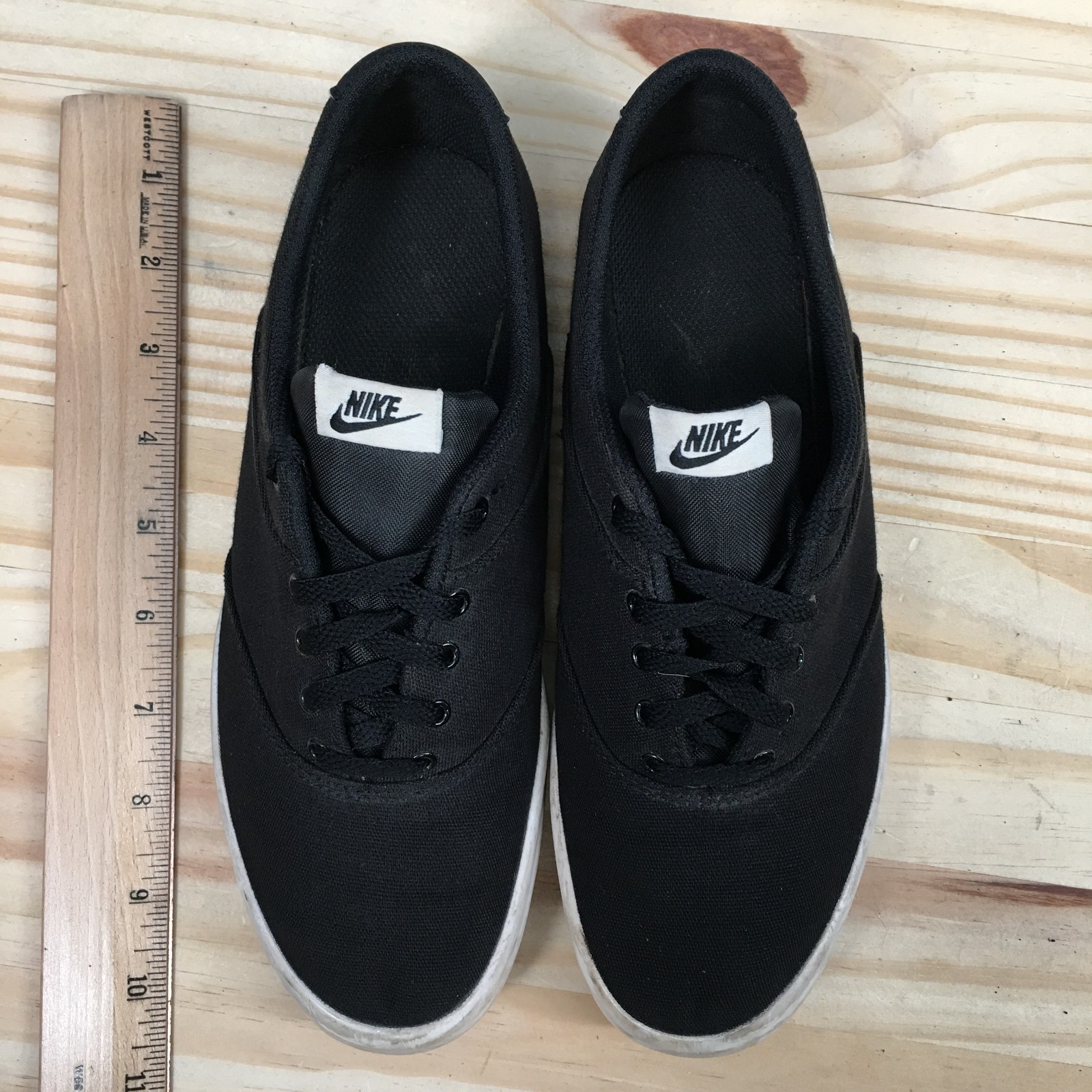 Nike Mini Sneaker Womens 7 Black White Low Lace Up Canvas Casual 724747-010