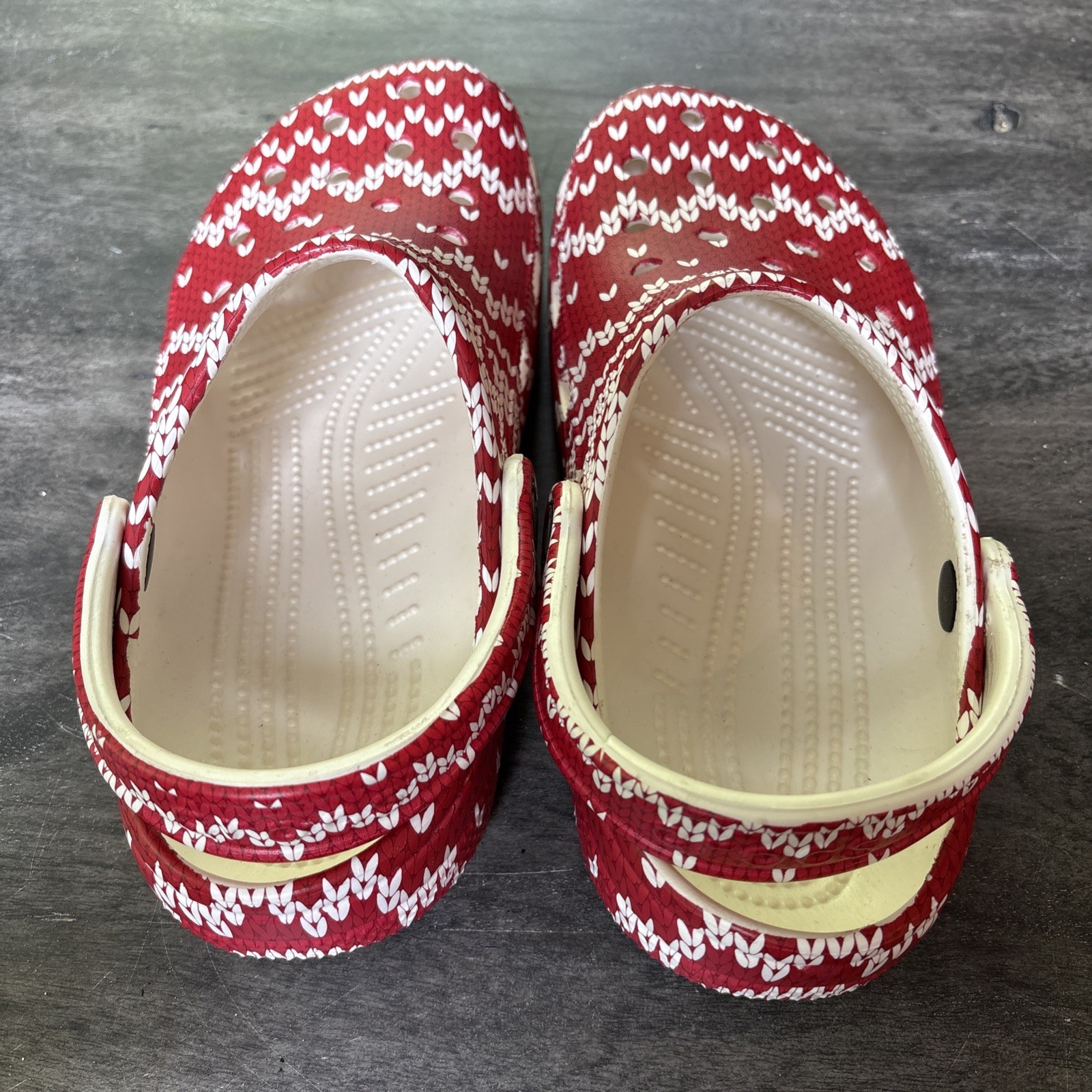 Crocs Graphic Classic Clogs Holiday Christmas Sweater Print Unisex Shoes W 7 M 5