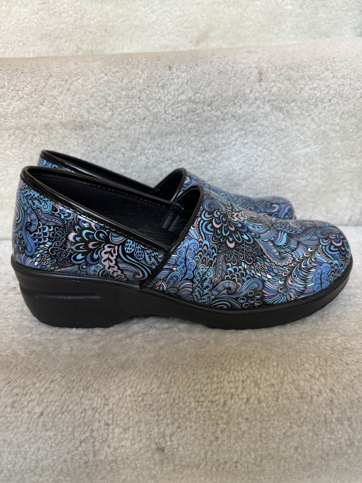 Women’s 9.5 Work Nursing Shoe Slip-Resist Clog Peacock Blue Paisley