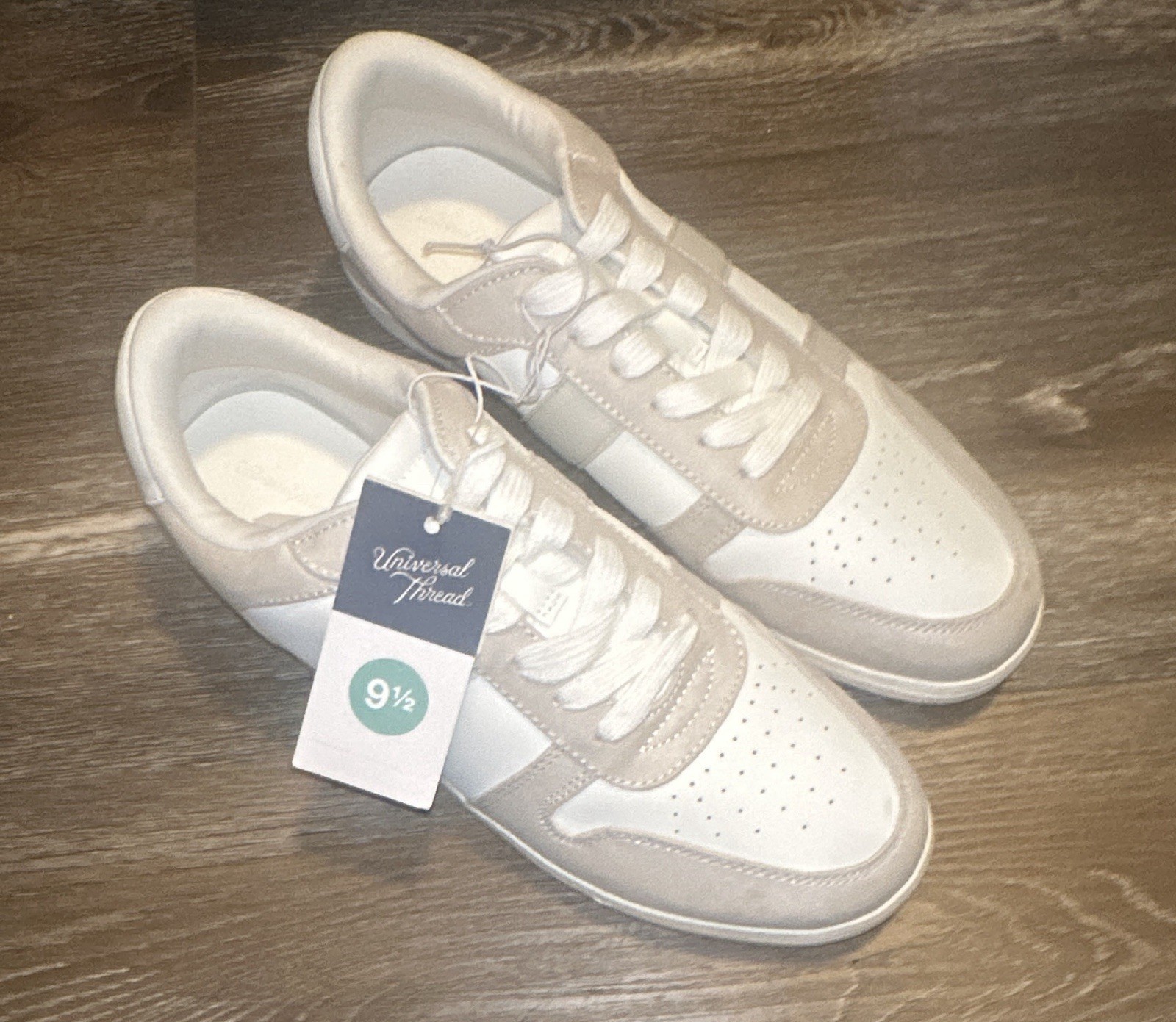 Universal Thread Women’s Nikita Fashion Sneakers White/Beige 9M Memory Foam