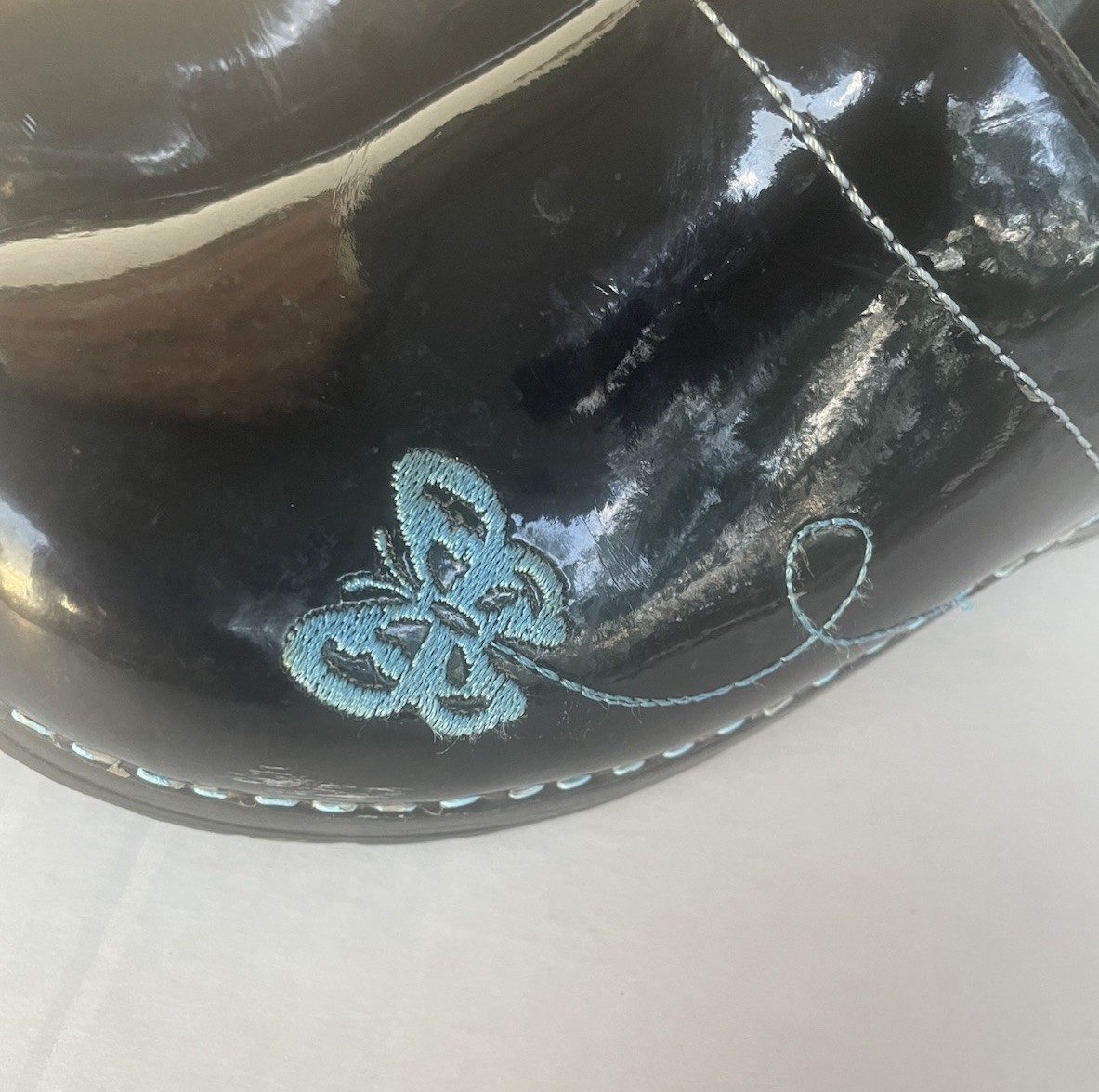 Sanita Professional Clogs Black Patent Leather Blue Butterfly Embroidered 37