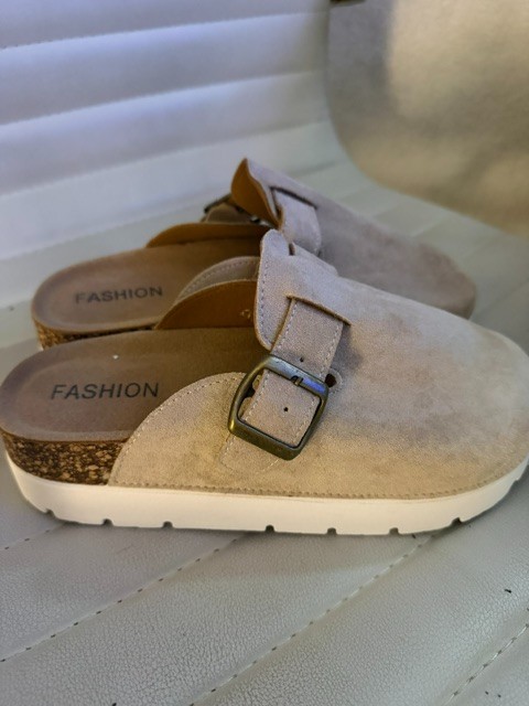 Project Cloud Benton Chunky Suede Platform Clogs Women Size 6 Leather Mules