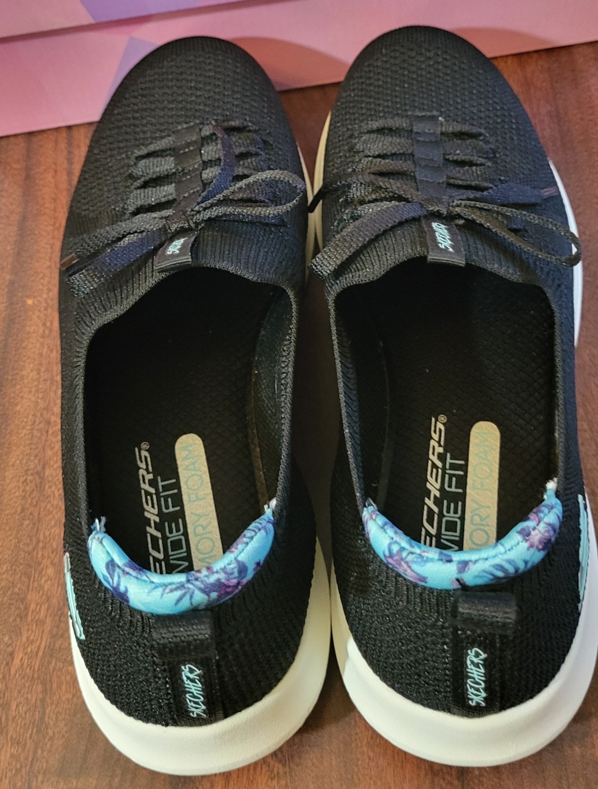 Skechers Women’s 9W Slip-on Faux Tie Flourishing Views-Black