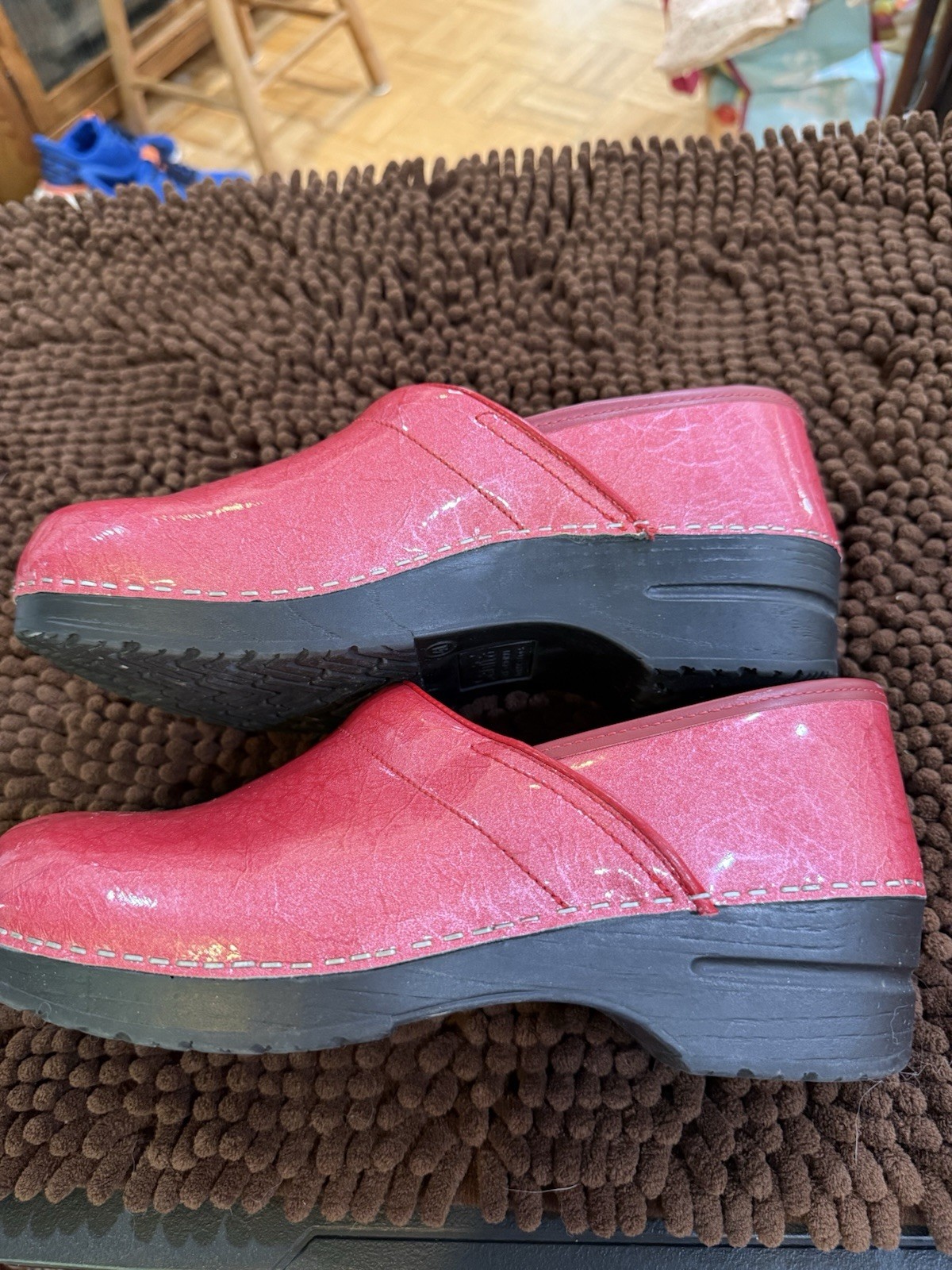 SANITA CLOGS PATENT LEATHER SIZE 10/ 41 NURSE RN HOSPITAL METALLIC PINK SLIP ON