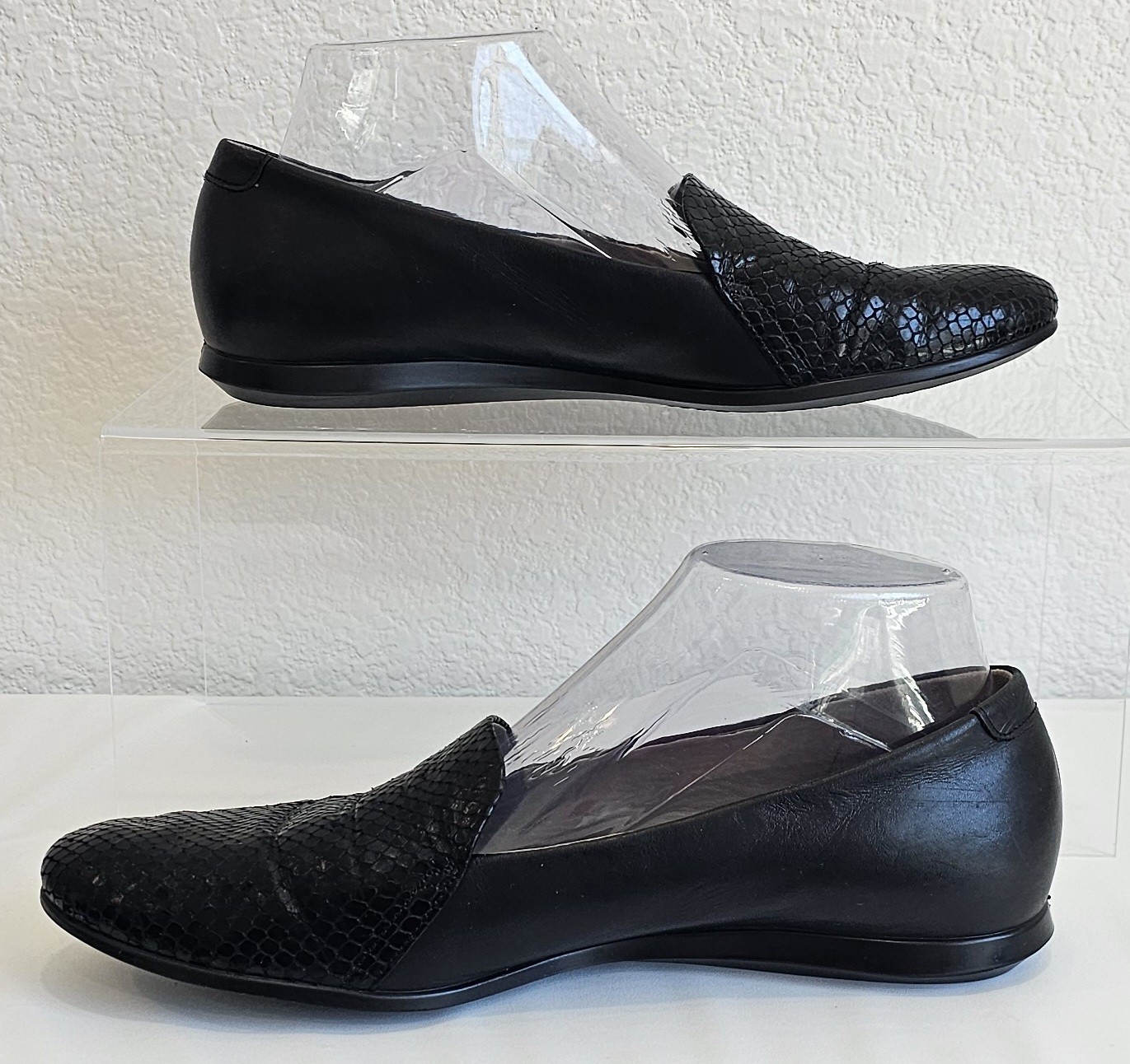 ECCO Women’s Black Leather Slip On Loafers Snake Embossed Comfort Shoes EU 39