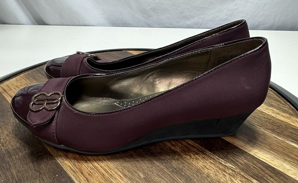 Bandolino Women’s Size 7M B Flexible Deep Purple Wedge Shoes