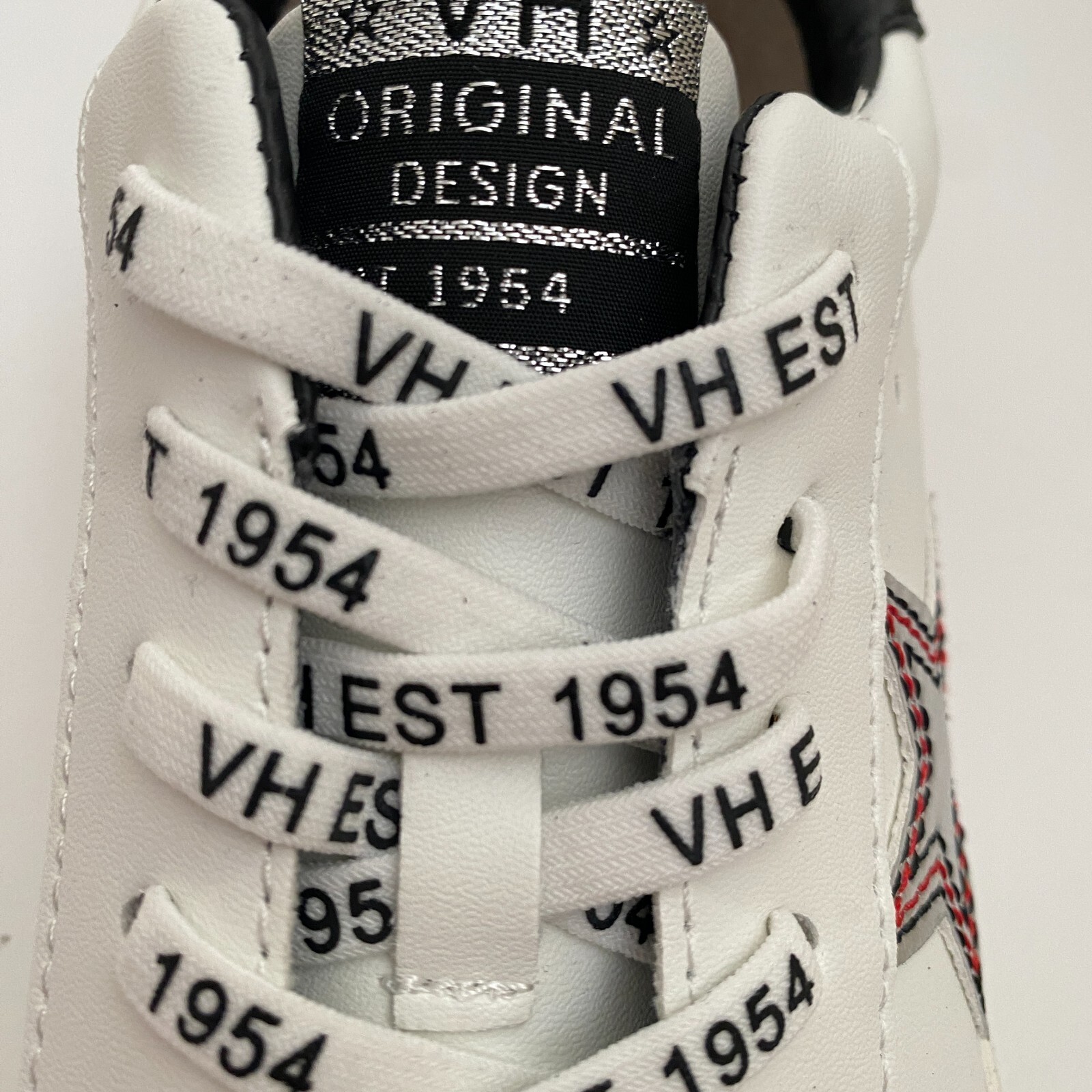 NWT Vintage Havana Women’s Mighty Metallic Mix Leather White Sneakers Sze 8 Fall
