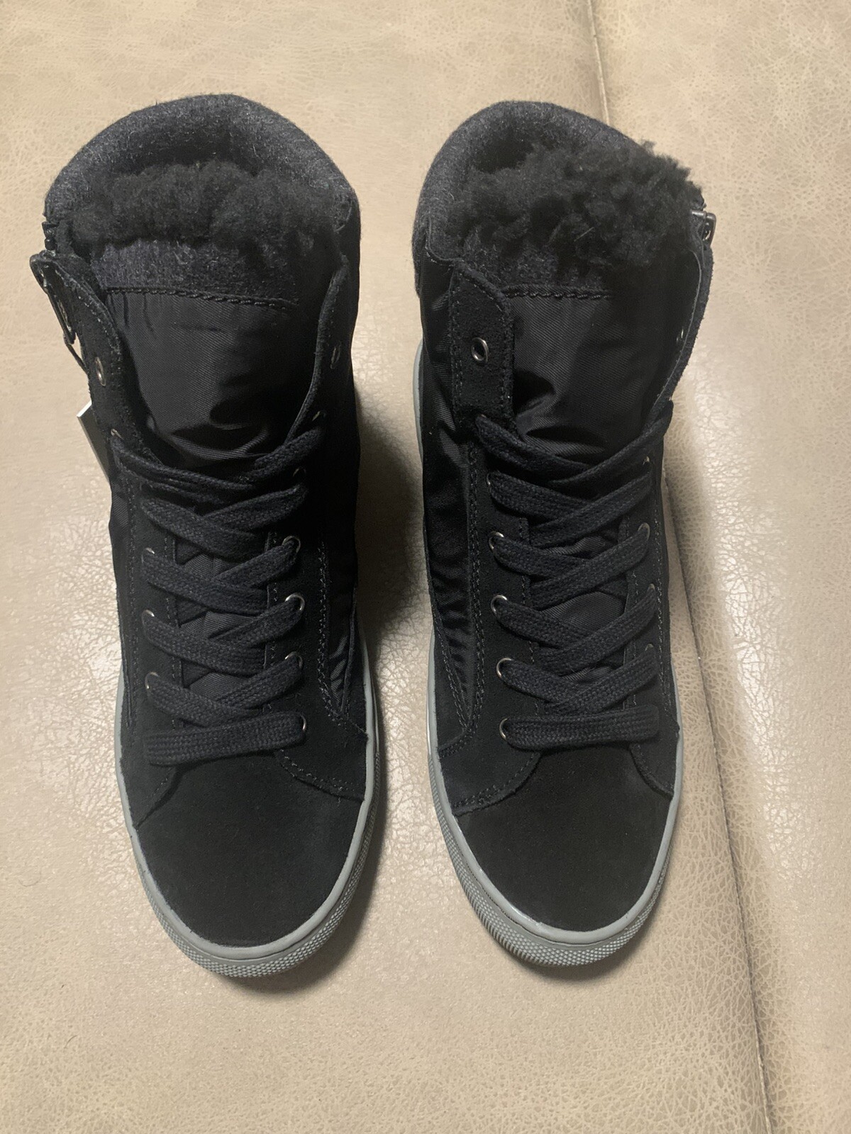 Cougar Waterproof High Top Sneaker w/ Faux Sherling Trim NWOB Women’s Size 8