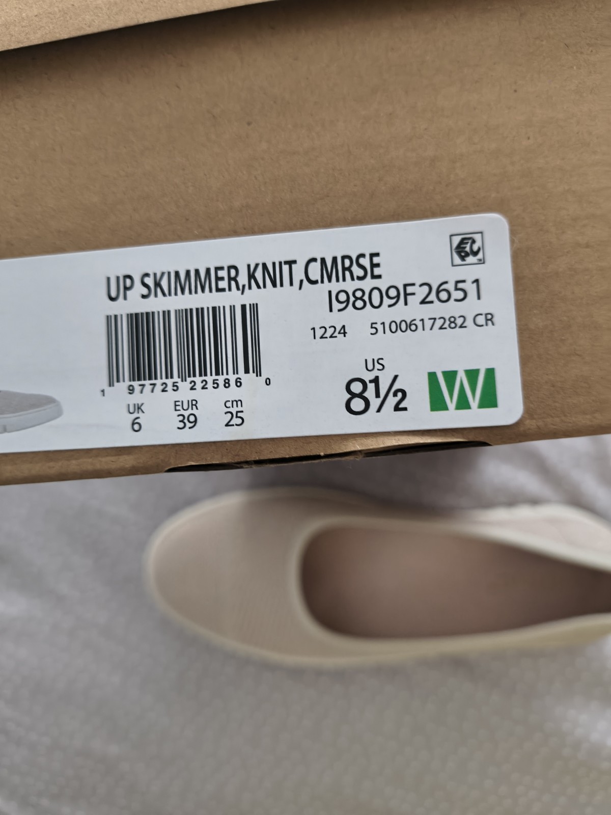 A Pair Of Brand New Vionic Women’s Uptown Knit Skimmer Shoes Size 8.5