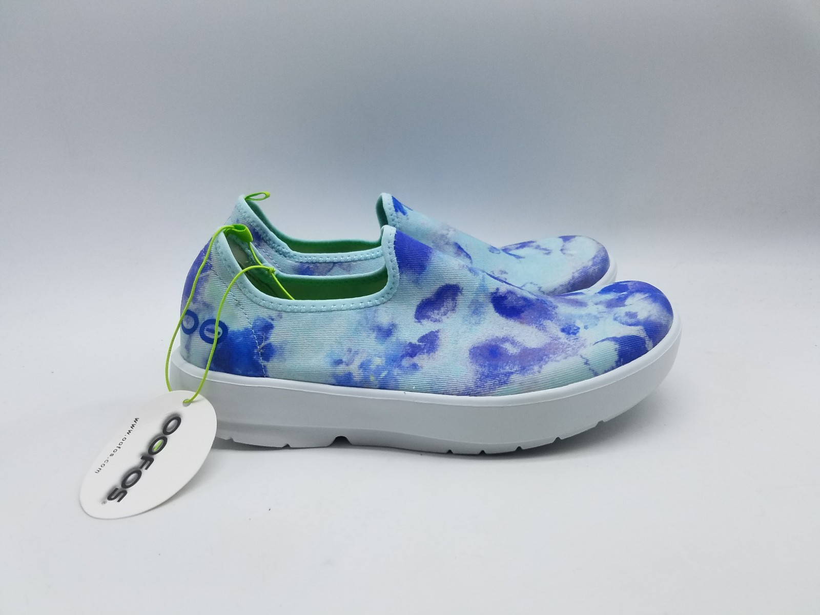 Oofos Oomg eeZee Low Women’s Size 8.5 Comfort Slip On Shoes Tie Dye Aqua