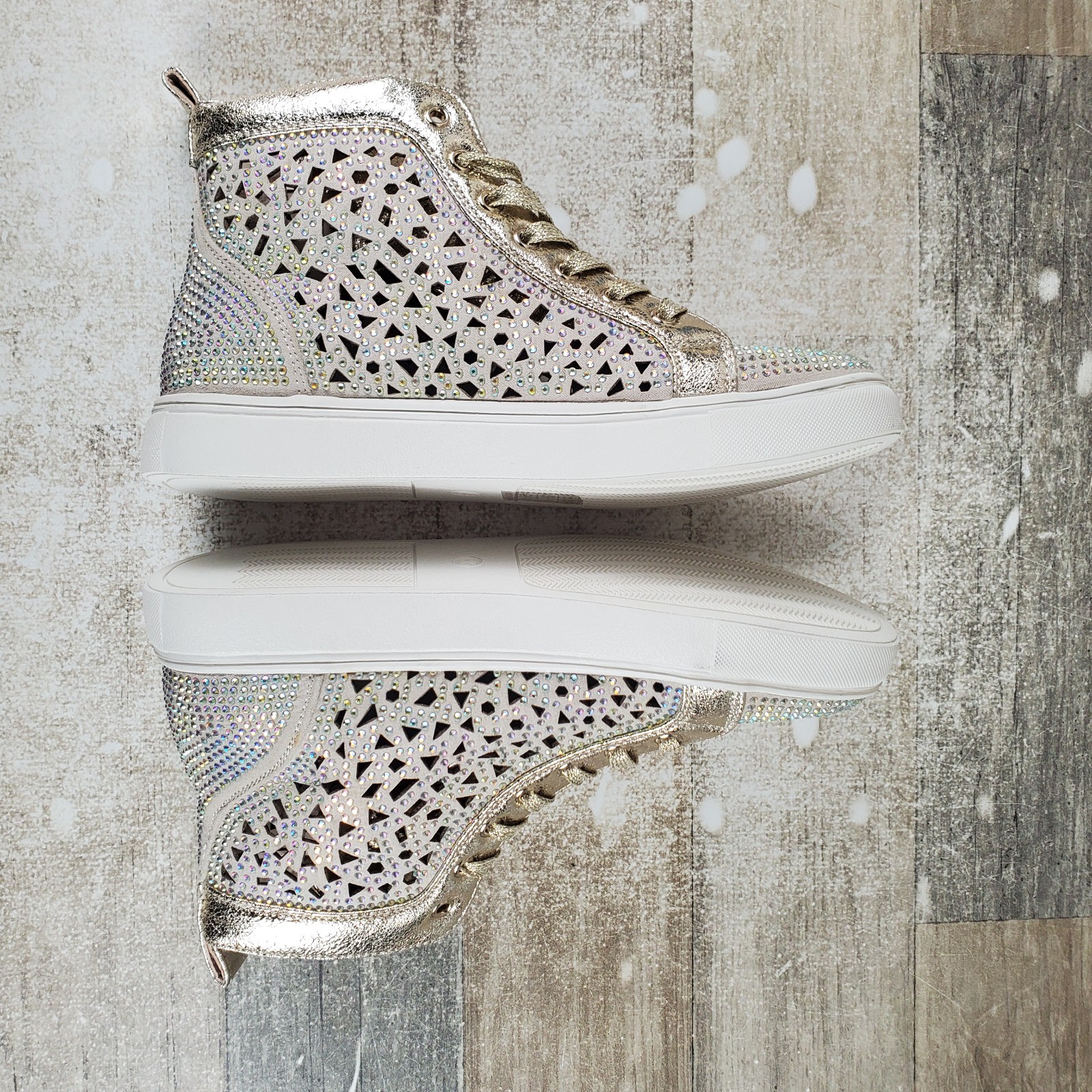 LADY COUTURE Flat Laser Cut Womens Shoes Sz 5 Metallic Gold Mid Top Sneakers