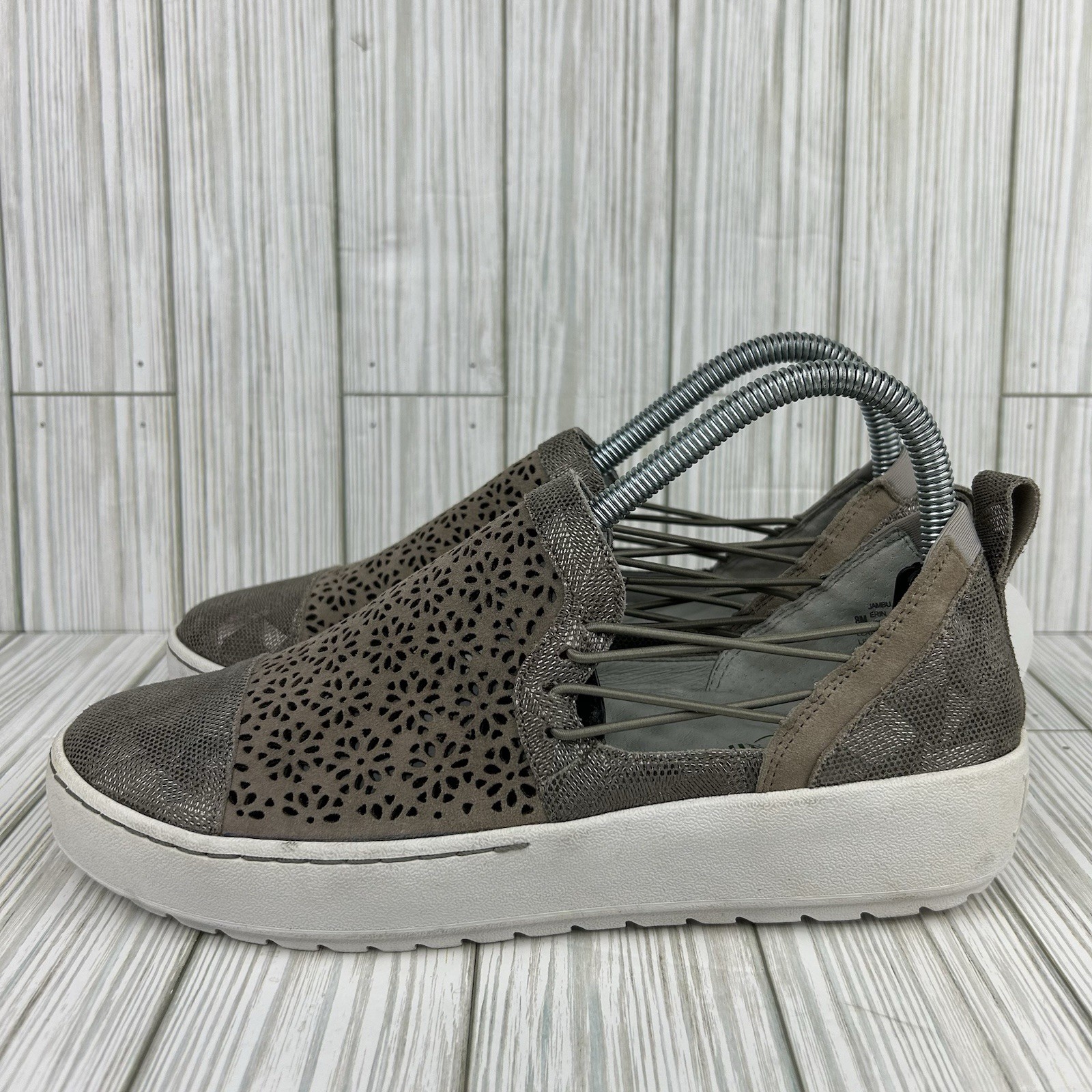 Jambu Erin Slip On Sneakers Shoes Metallic Laser Cut Leather Women’s Size 8