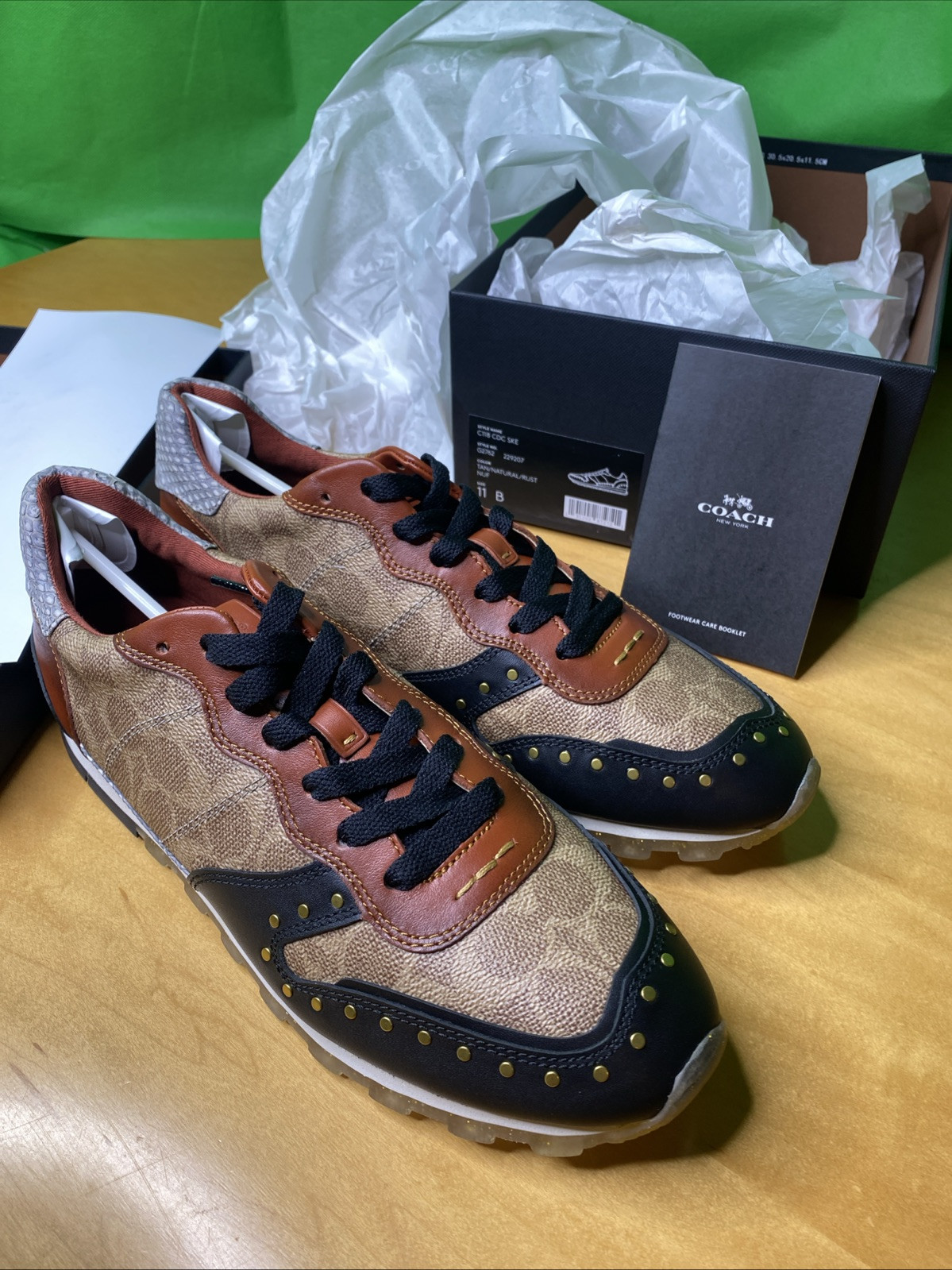 Coach New Women’s Brown C118 In Signature Canvas Size 11b