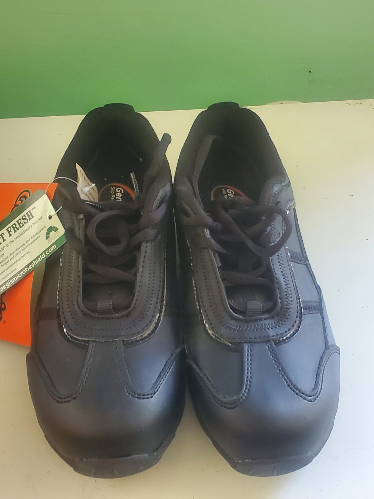 NEW Genuine Grip 210 Women’s Slip Resistant Work Shoes Black Size 6W Wide –…