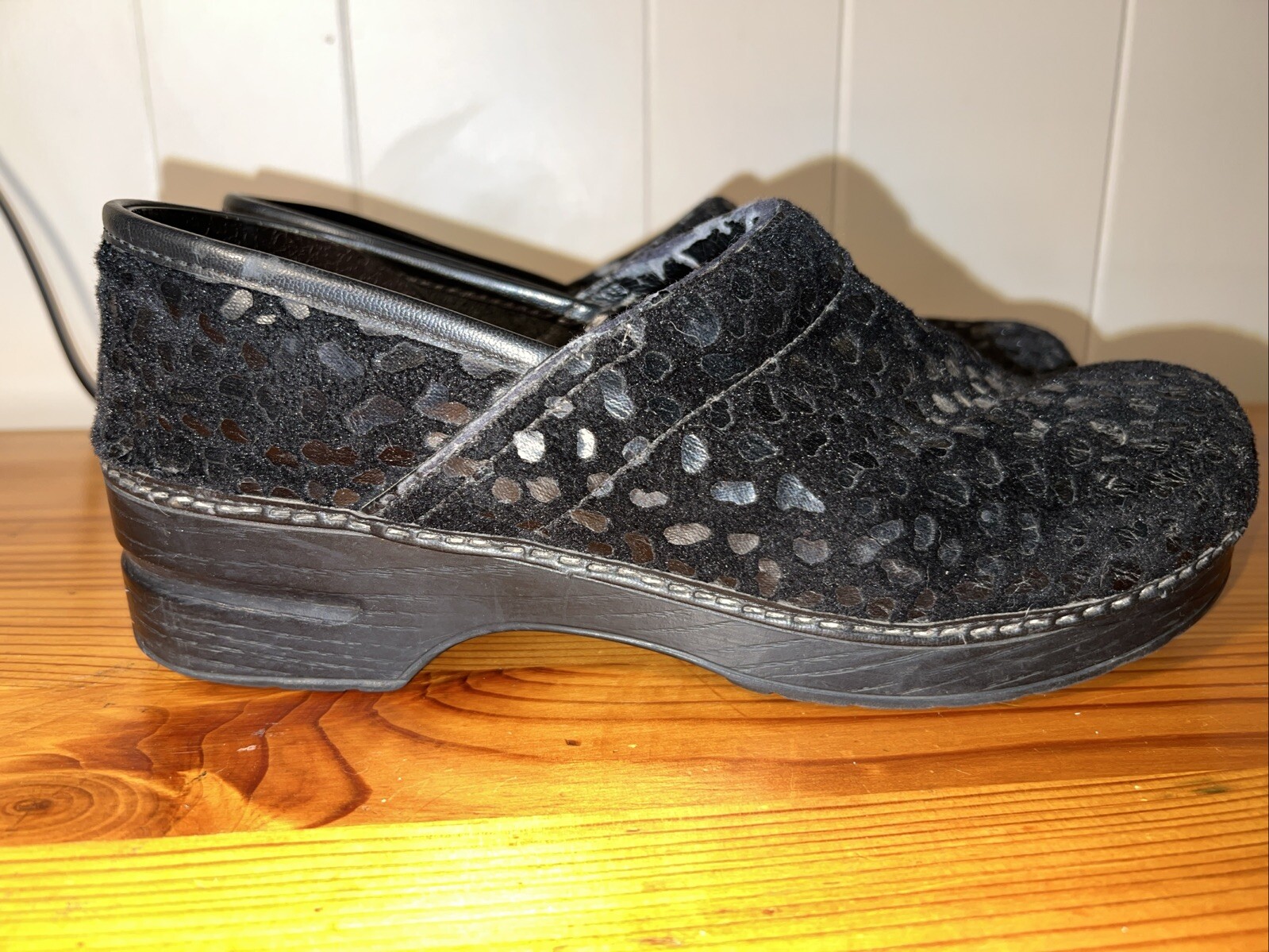 Dansko Sz 42 Leopard Cheetah Spotted Black Textile Upper Slip On Clog