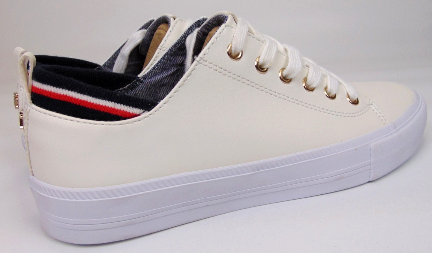 Tommy Hilfiger TWO Women’s Casual Sneakers Size 7.5 White Lace up Comfort Shoes