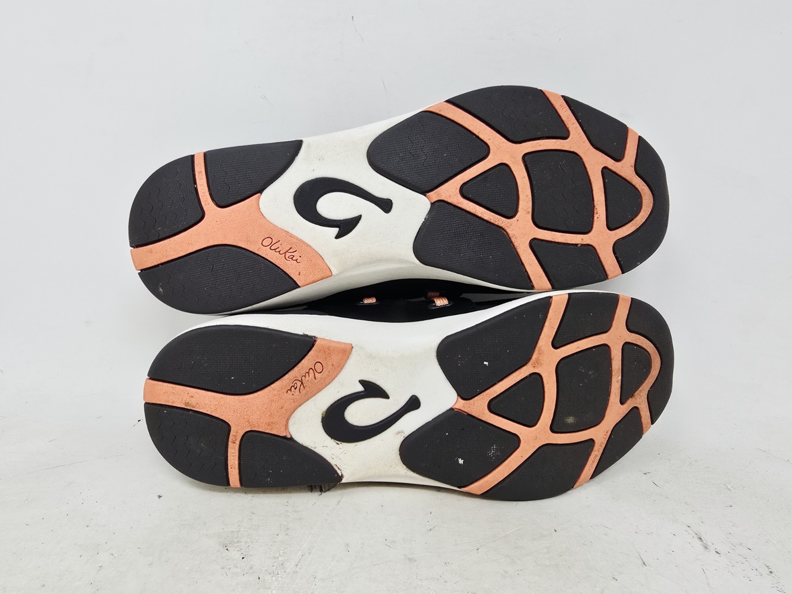 Olukai Womens Miki Li Gray Black Orange Casual Low Top Shoes Sz 7