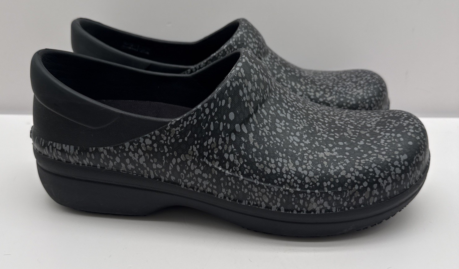 Crocs Dual Comfort Slip-On Spotted Clog Shoes Womens Sz 10