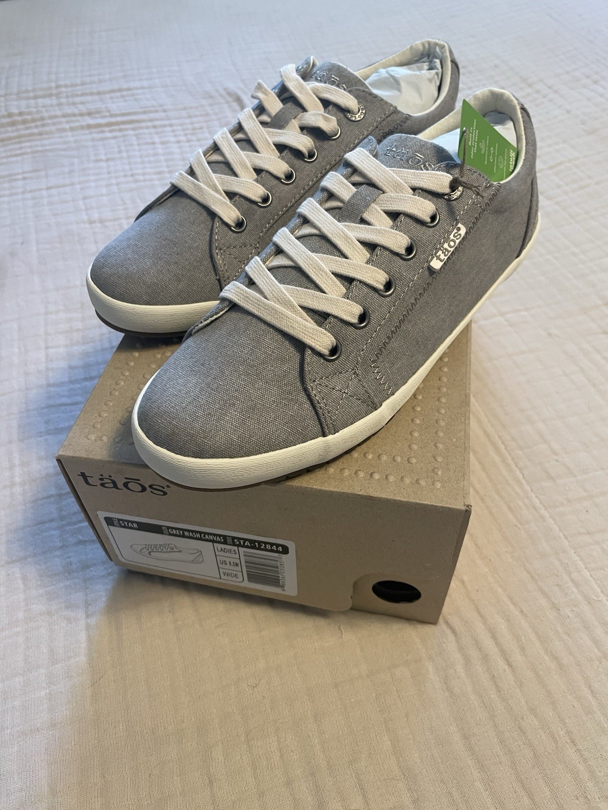 Women’s Taos Star Casual Sneaker Grey Wash Canvas 8.5 wide New in Box