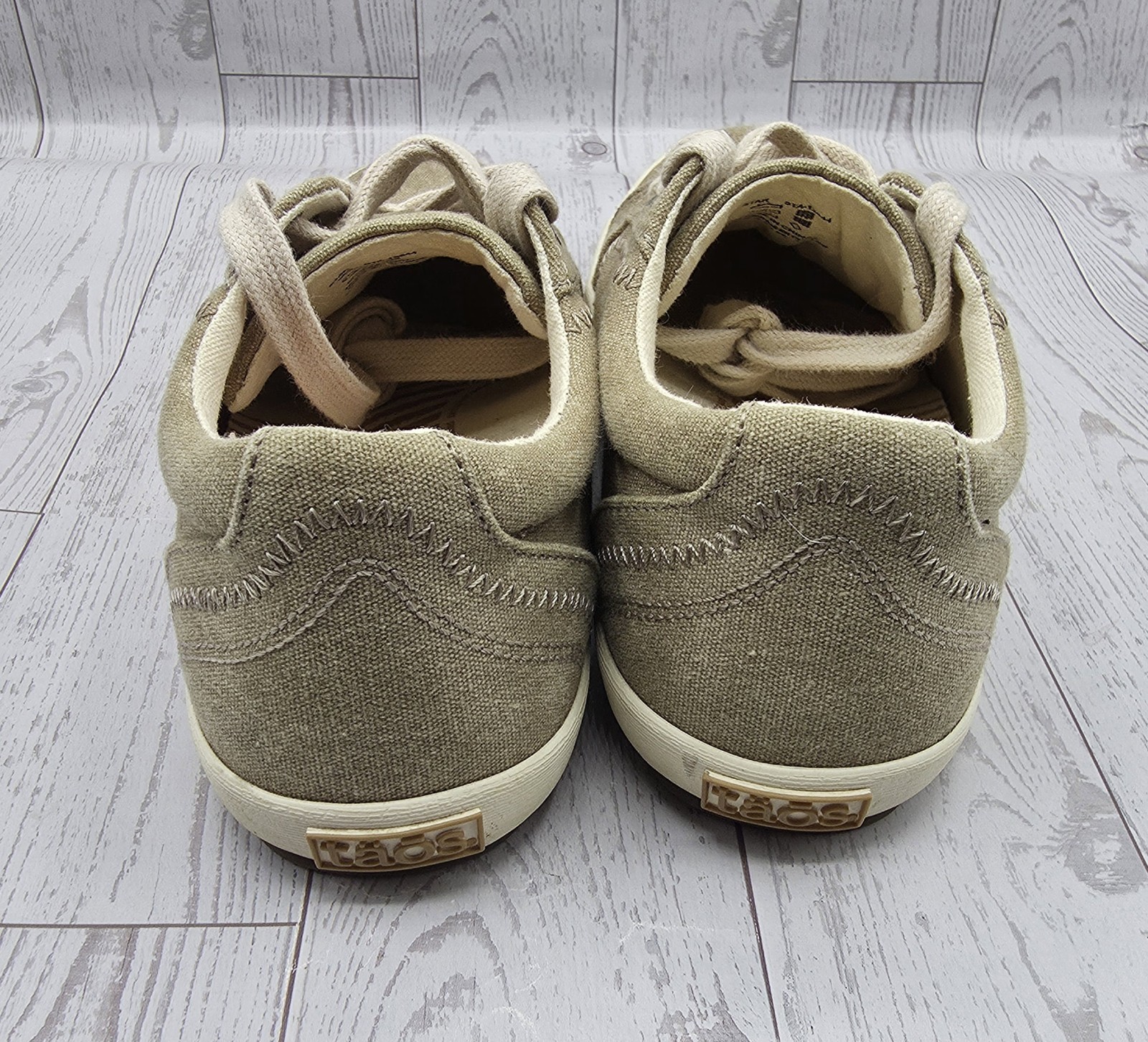Taos Women’s Star canvas sneakers in a khaki or oat wash Size 5.5