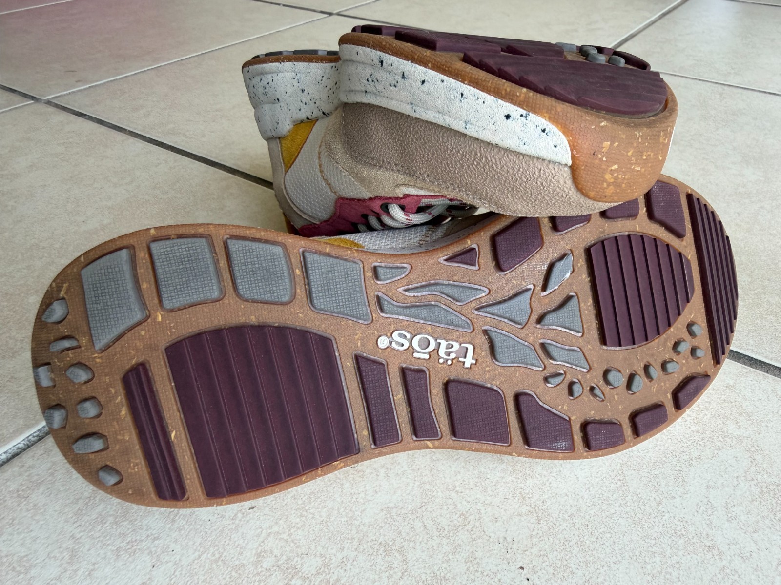 Taos Advance Women’s Comfort Sneakers Size 9.5 Desert Multi Suede Arch Support