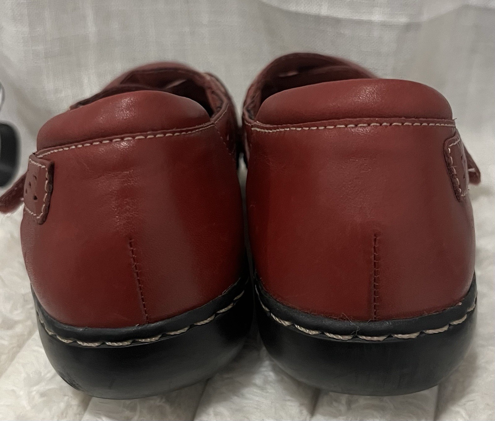 Clarks Bendables Womens 9 Red Leather Mary Jane Hook & Loop Round Toe
