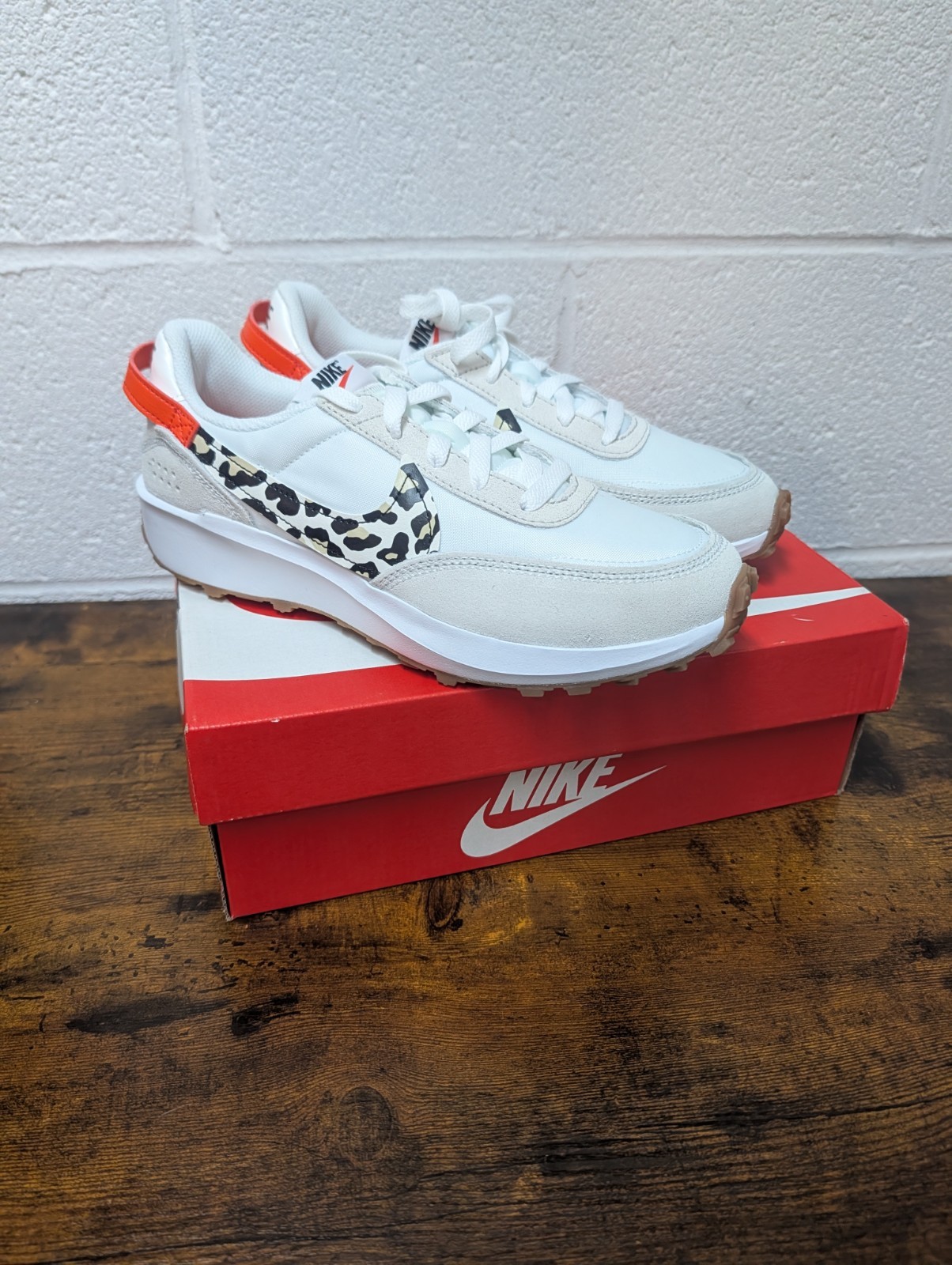 Nike Waffle Debut Shoes Women’s 8 Leopard Swoosh Orange Heel DZ5201-100 Sneakers