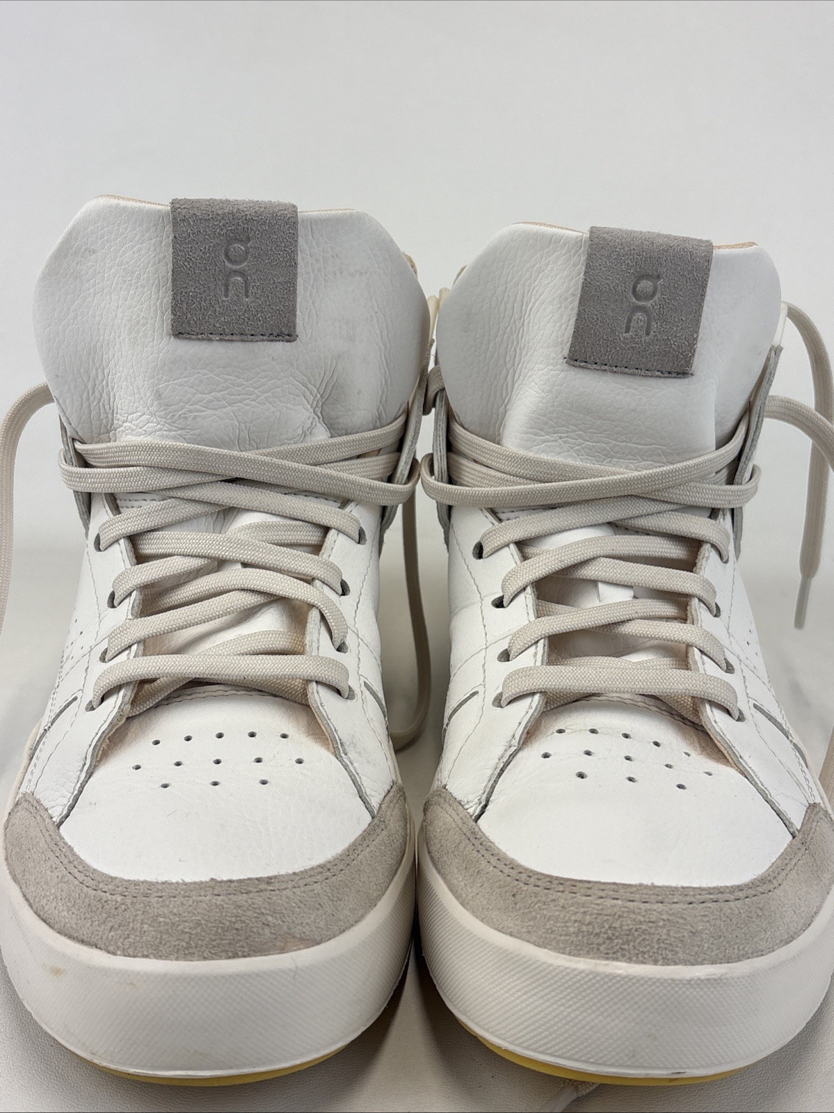 On Cloud The Roger Clubhouse Mid White/Blonde Sneakers Shoes Women’s Size 7.5