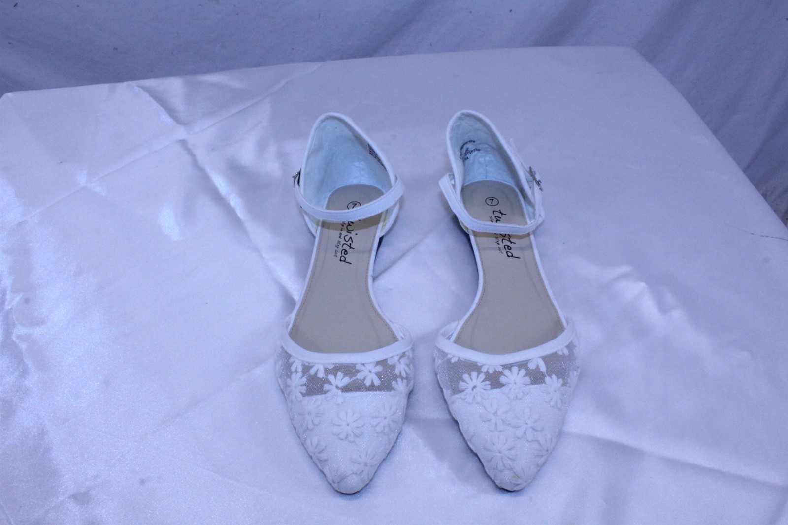 Flats with Embroidered Floral Mesh Toe White, Size 7 Women’s