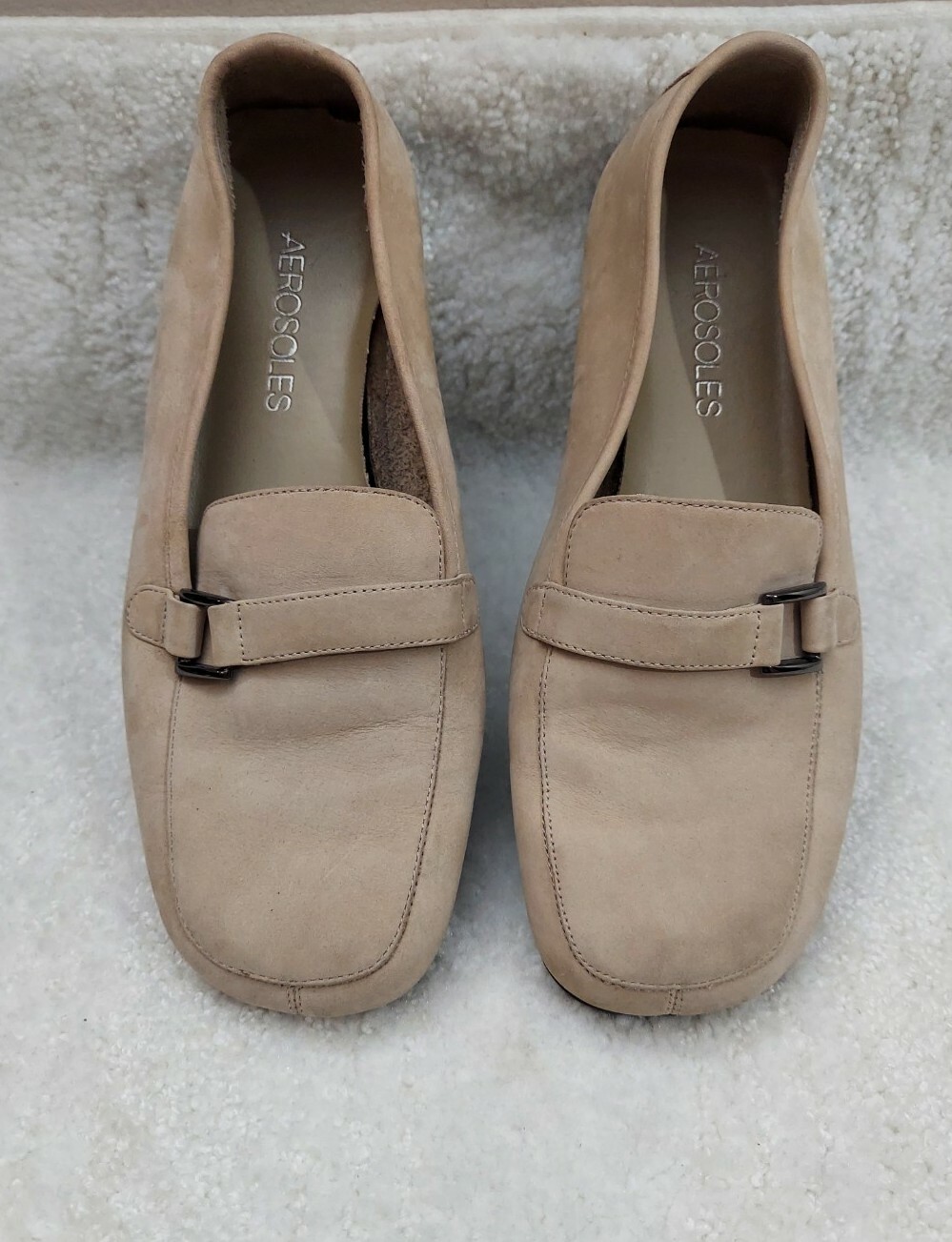 Women’s Aerosoles tan Suede nubuck. New without tags. Size 6. Tan