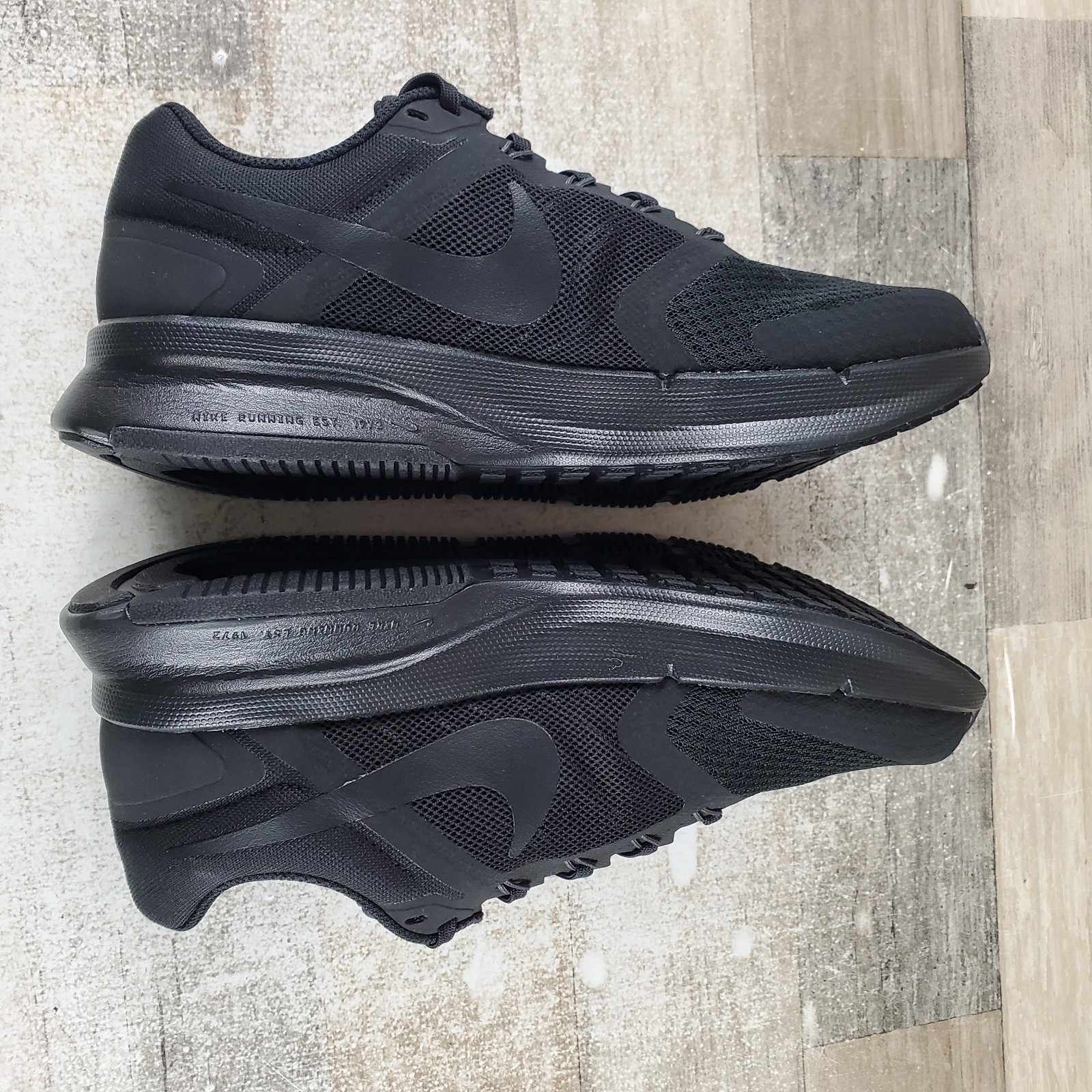 NIKE Run Swift 3 Womens Shoes Sz 8 Athletic Running Black Mesh Lace Up Sneakers