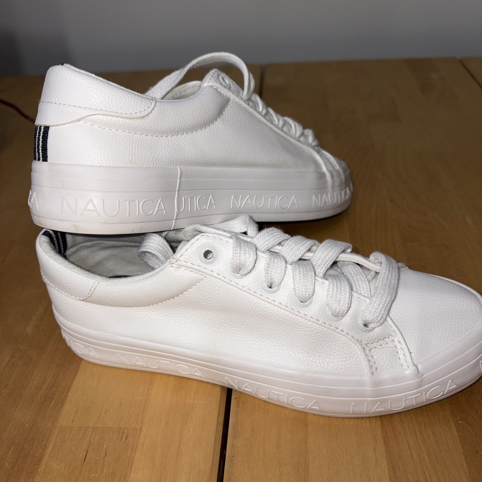 Women’s Nautica AELISA White Navtech Comfort Cushioned Size 7 Sneakers Shoes