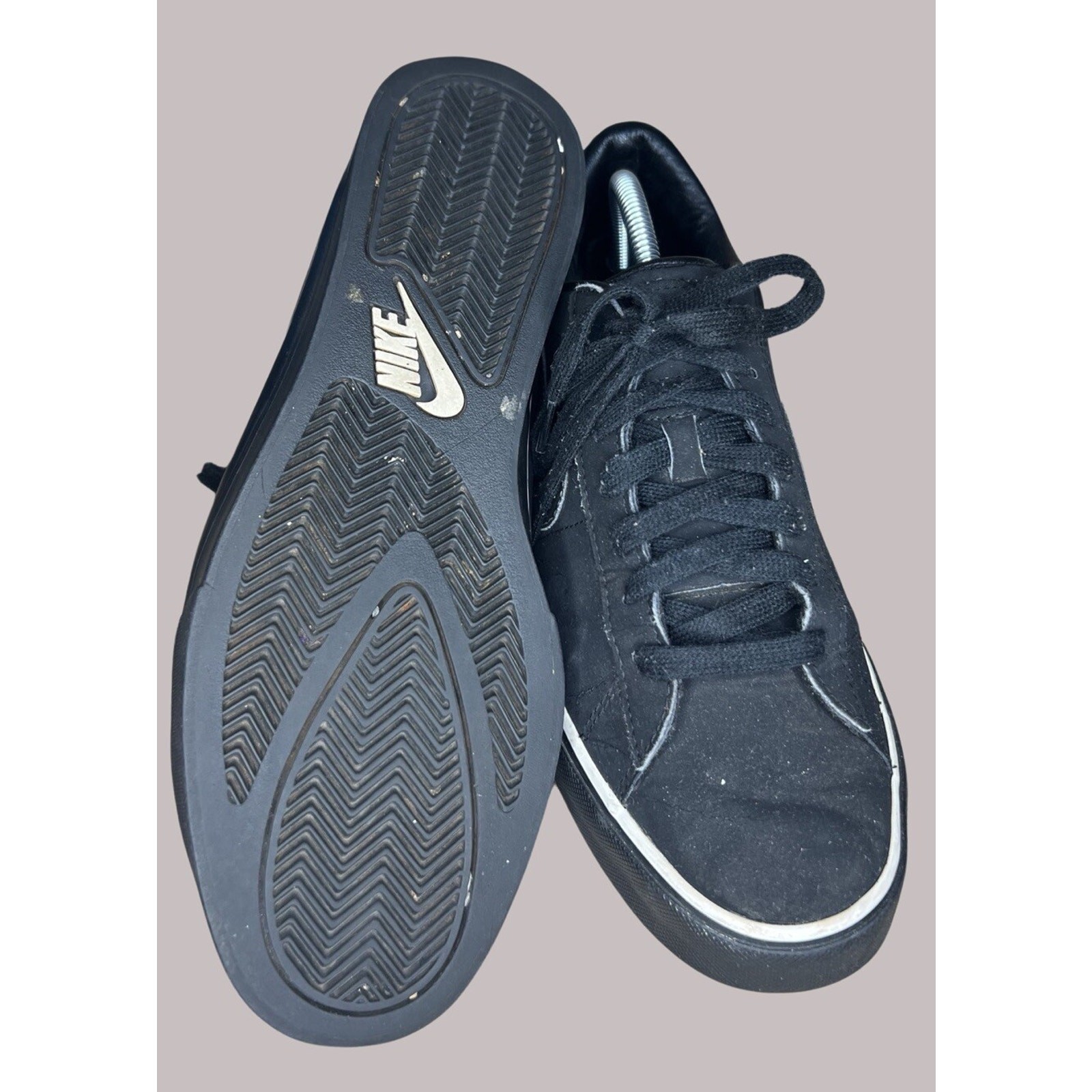 WOMEN’S SIZE 10- NIKE Sweet Classic Low Leather Sneaker, Black| 354496-010