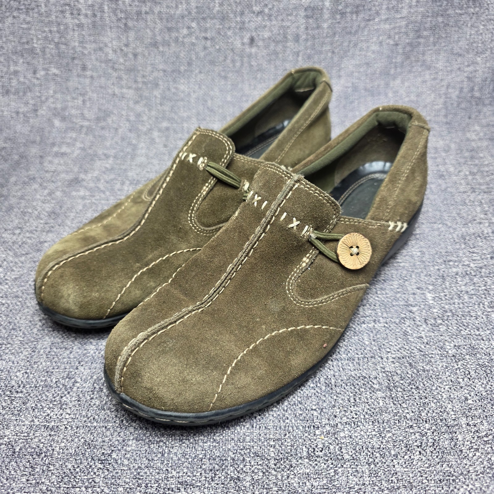 Clarks Bendables Green Button Accent Leather Slip On Loafers Size 8M 39307