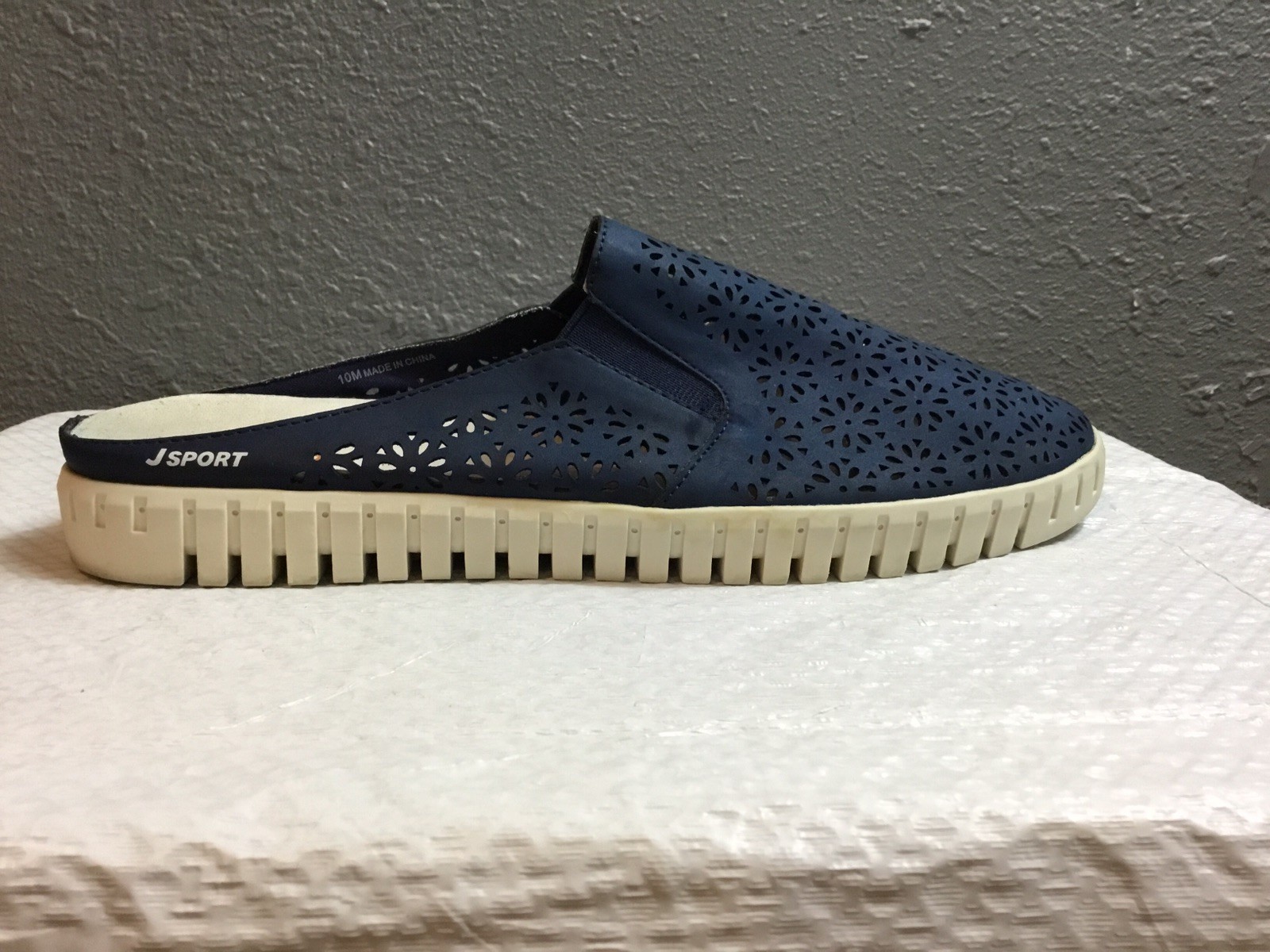 JSport Jambu Slip On Loafers Flats Women Size 10 M Floral Laser Cut Navy Comfort