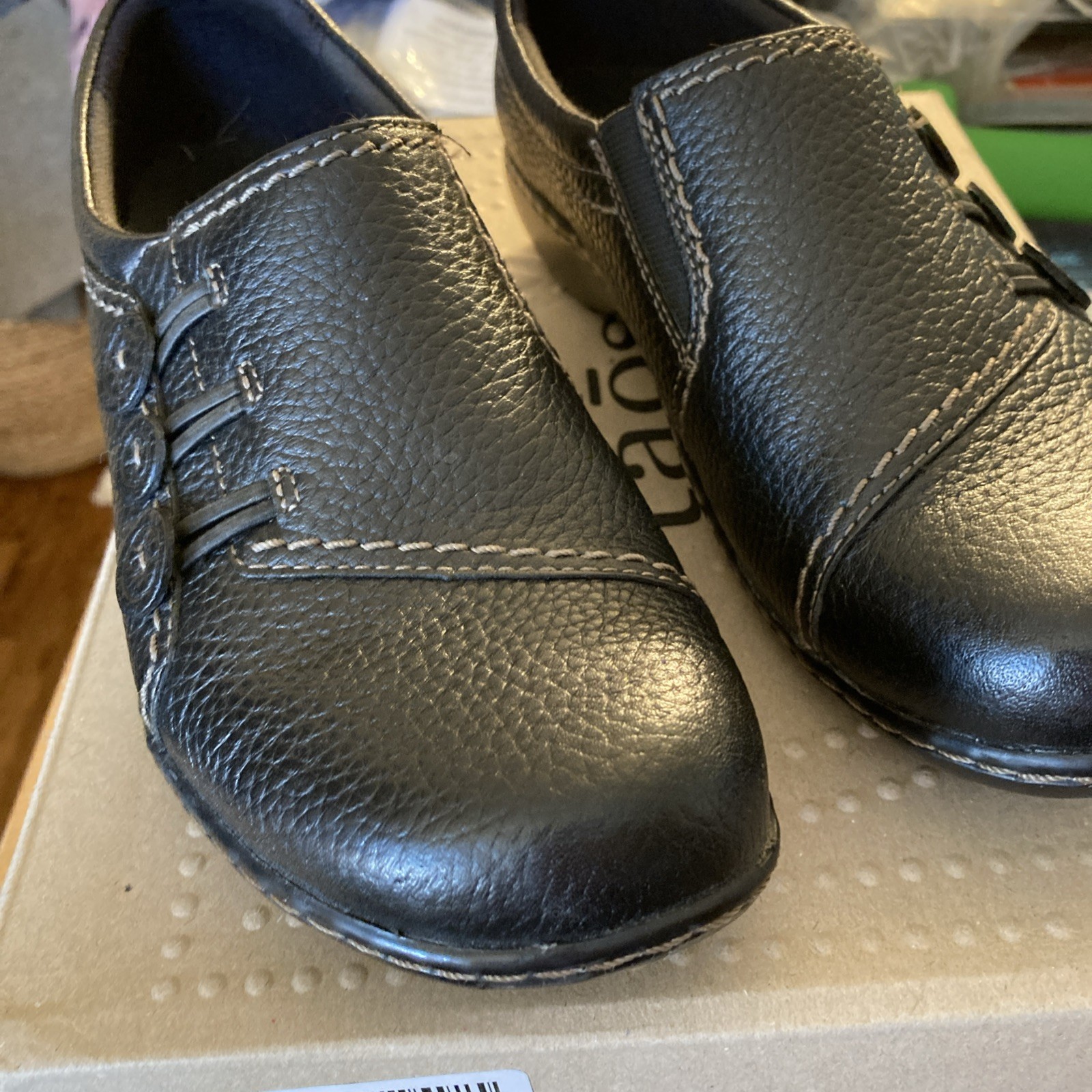 Clarks Women’s Shoes Size 7 Artisan Unstructured Slip On Stretch Slight Heel