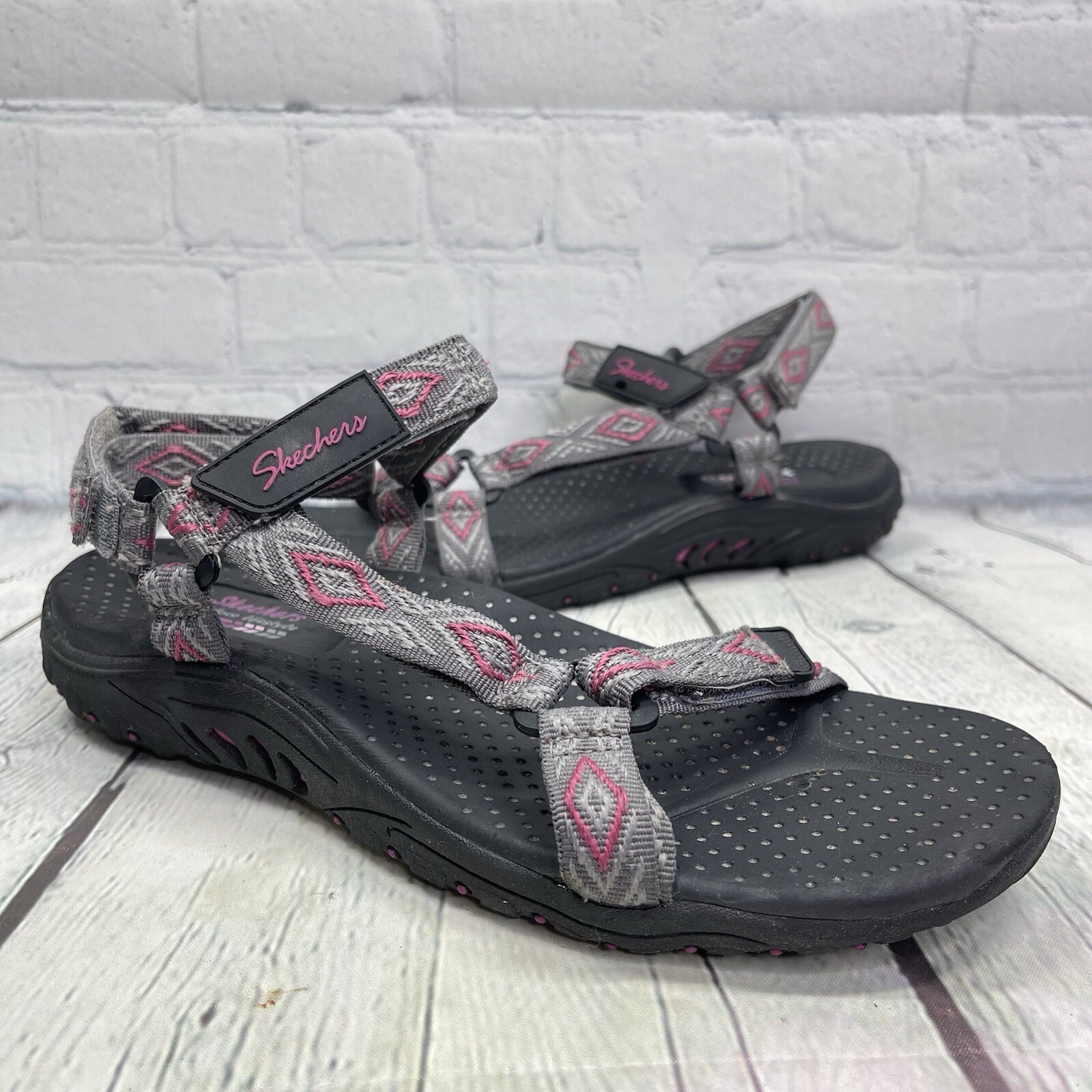Skechers Reggae Sandals Women Size 9 Strappy Outdoor Lifestyle Hiking Walking