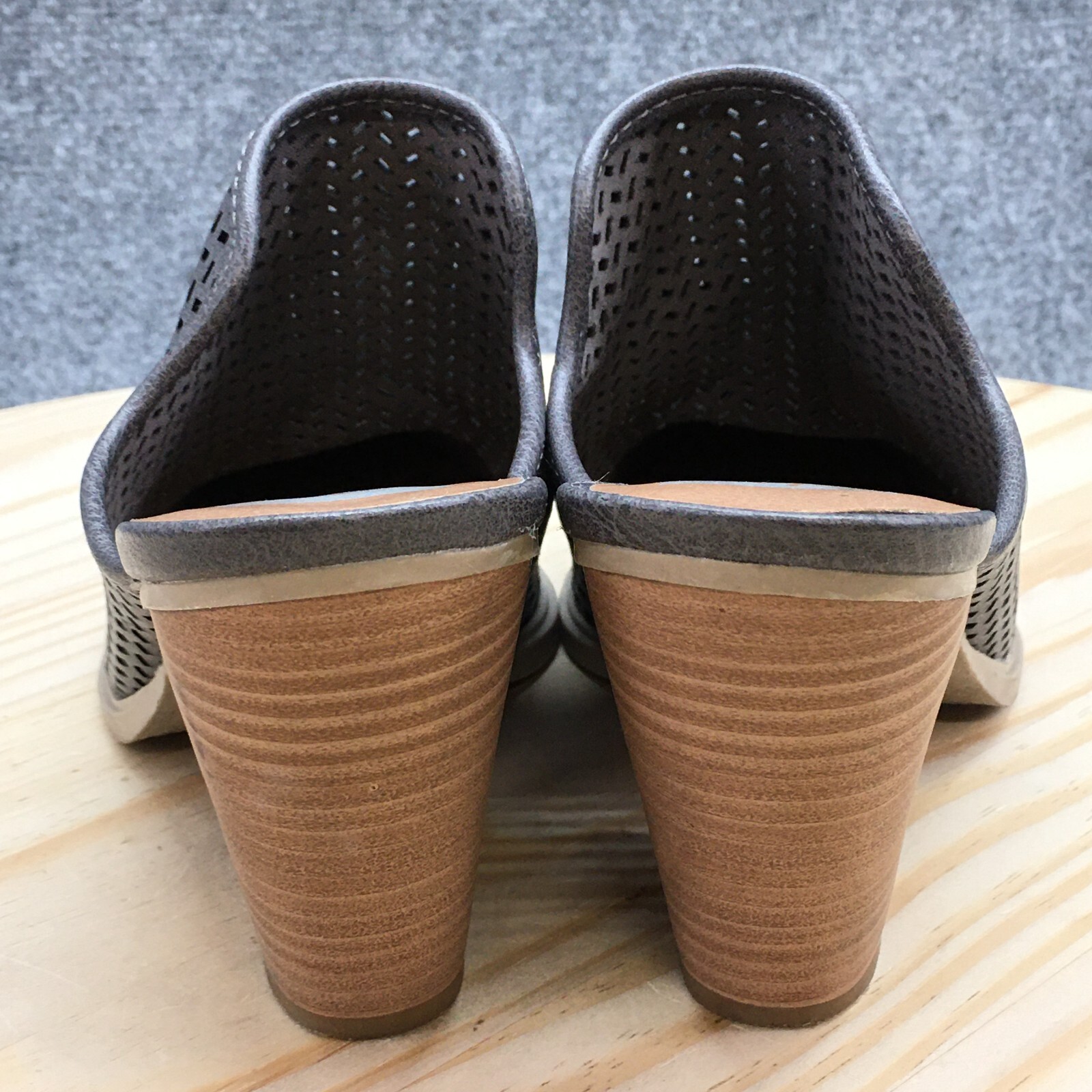 Dolce Vita Mules Womnes 9 Kenli Slip On Gray Faux Leather Block Heels Almond Toe