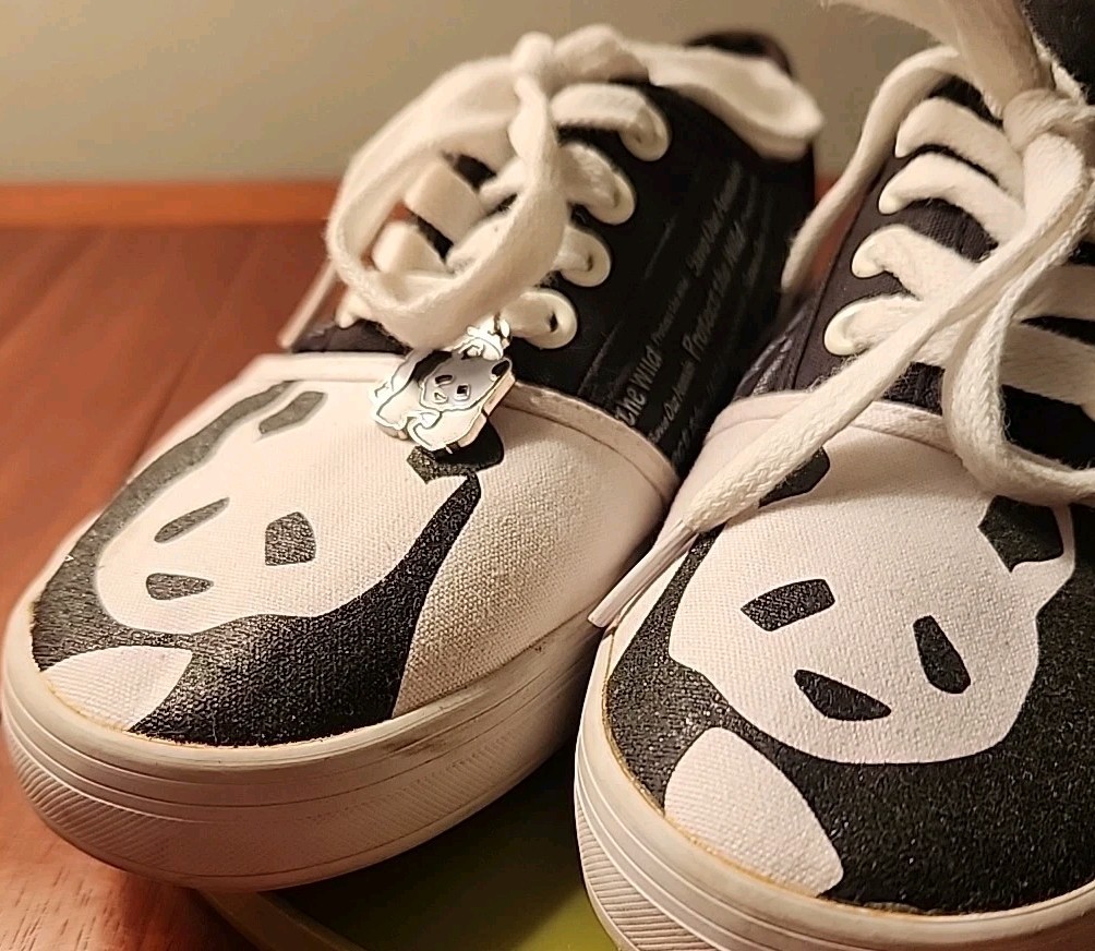 Save the Animals Panda Sneakers Womens size 7.5 Canvas Black Bradford Exchange