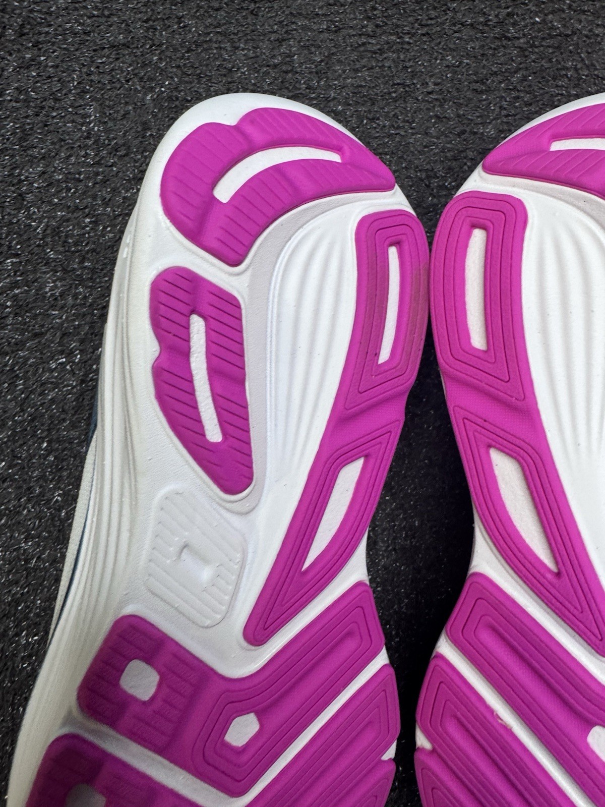 Brooks Revel 8 Women’s Size 8 Running & Walking Shoe White/Moonlight/Pink