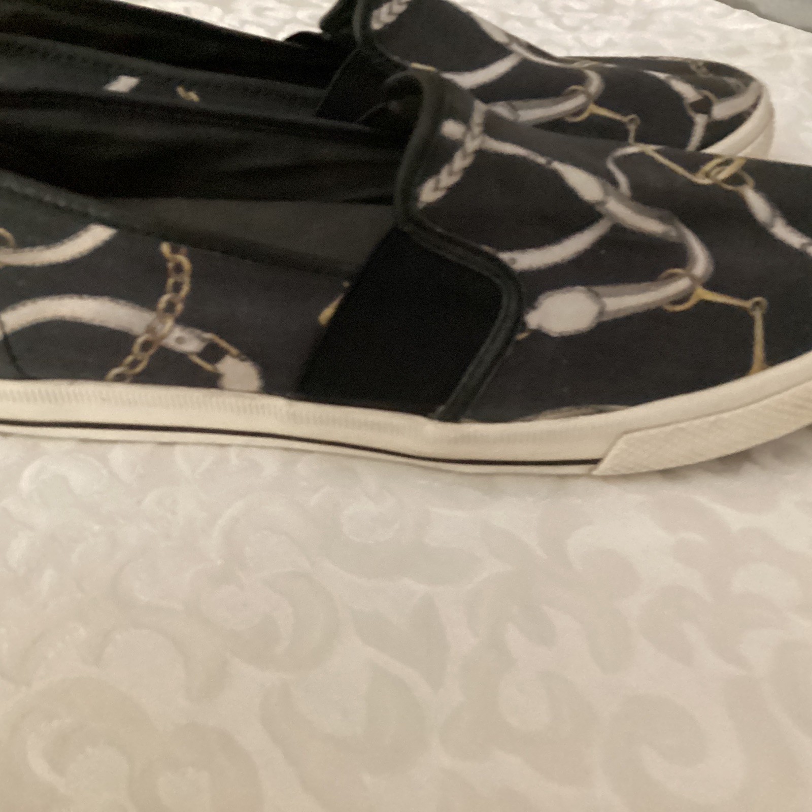 RALPH LAUREN JINNY SNEAKERS BLACK W/ EQUESTRIAN PATTERN SIZE 10 GOOD CONDITION