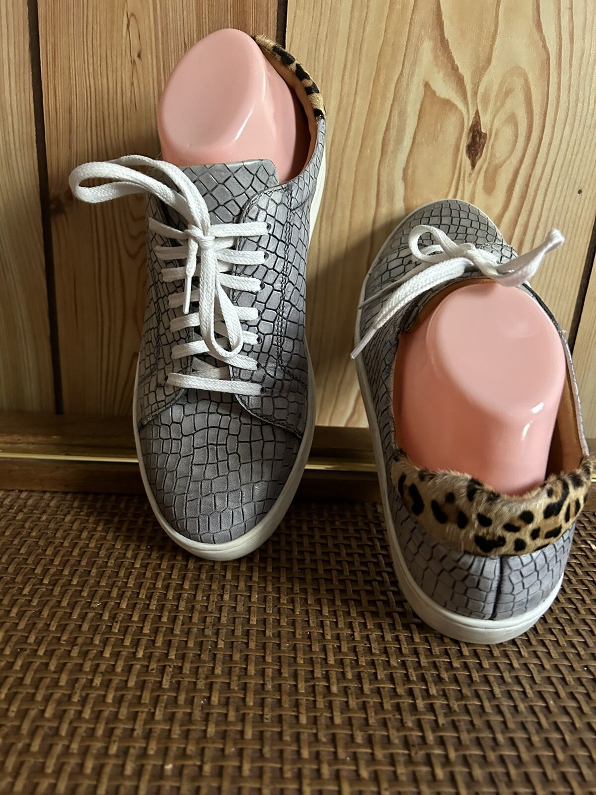 Diba True Women’s Gray Shoes Lace Up Leather Sneakers Animals Print Size 9,5