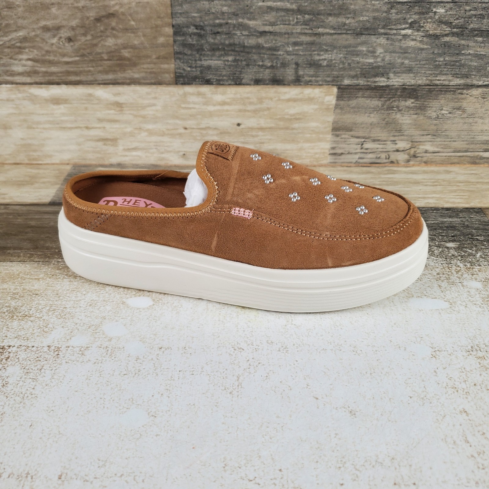 Hey Dude Austin Lift Womens Clog Sz 7 Cognac Round Toe Suede Studded Platform