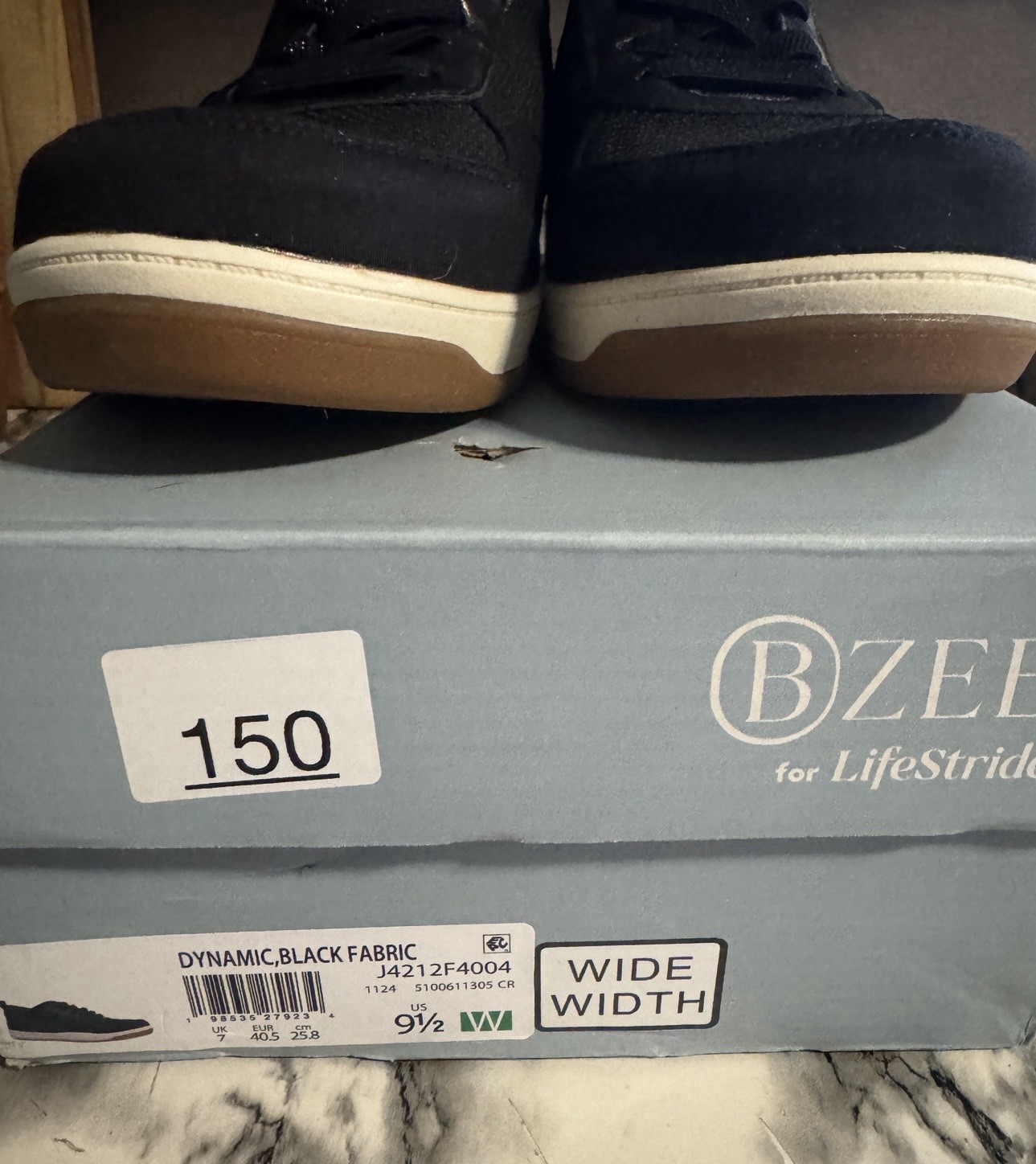 BZEES for LifeStride Dynamic Women’s Black Fabric Lace-Up Sneaker 9.5 W Washable