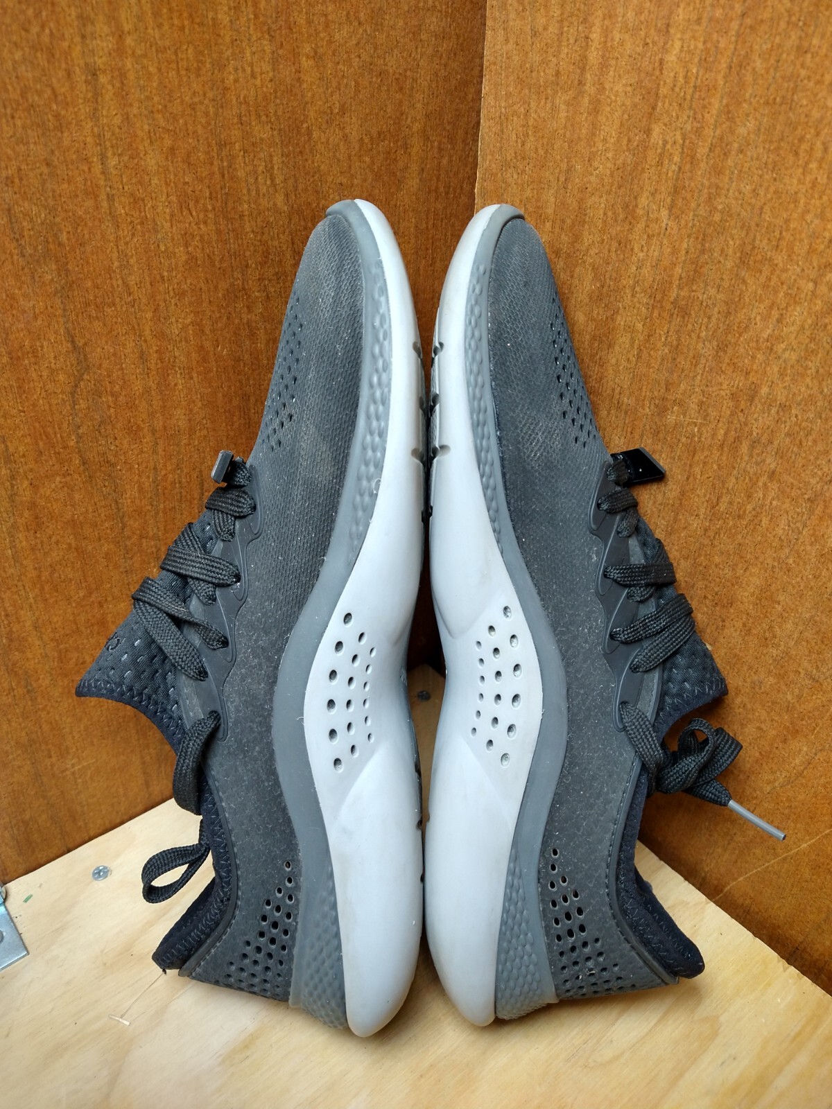 Crocs Womens Literide 360 Pacer Sneaker Black/Slate/Grey Sz 10 EUC