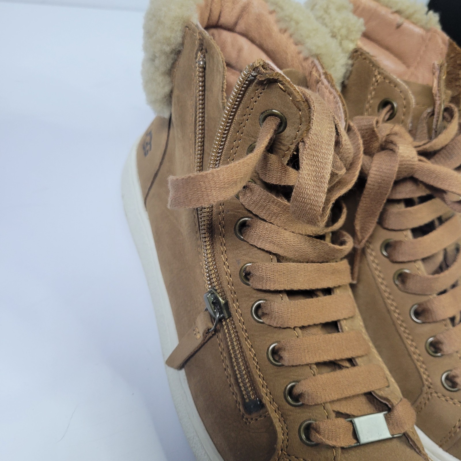 UGG Women’s Olive Chestnut Leather High Top Lace/Zip Up Shoes Size US 8.5 Preown