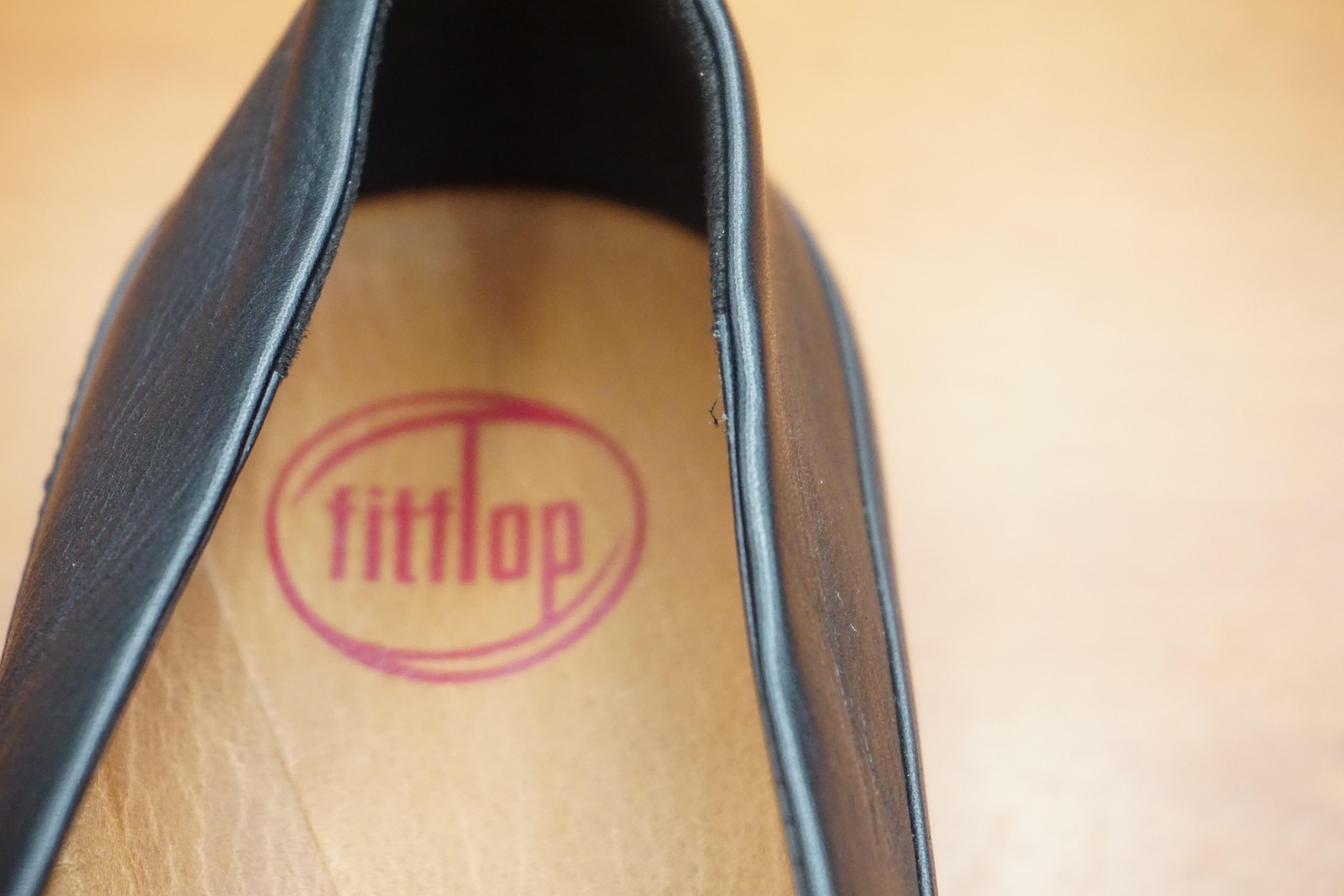 FitFlop Flats Women’s Size 6.5 US Black Leather Cushioned Slip On Casual Shoes