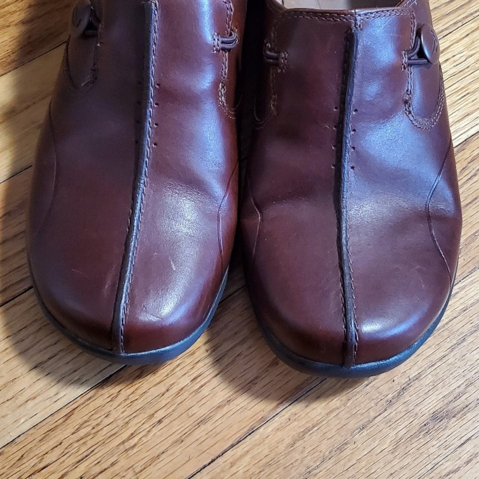 Clarks Un Loop2 Walk Dark Tan Leather 8.5 barely worn Excellent condition